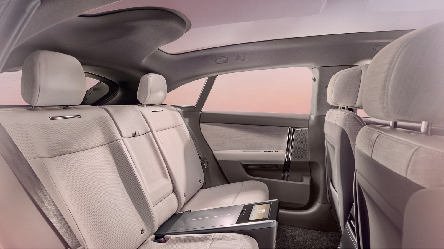 תא הנוסעים של Range Rover GT. צילום יצרן