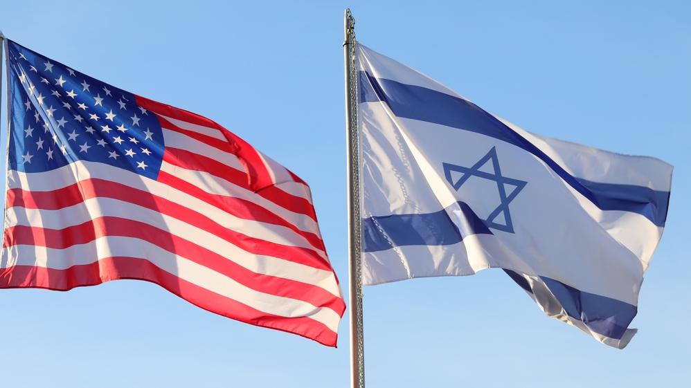 דגל ארצות הברית לצד דגל ישראל