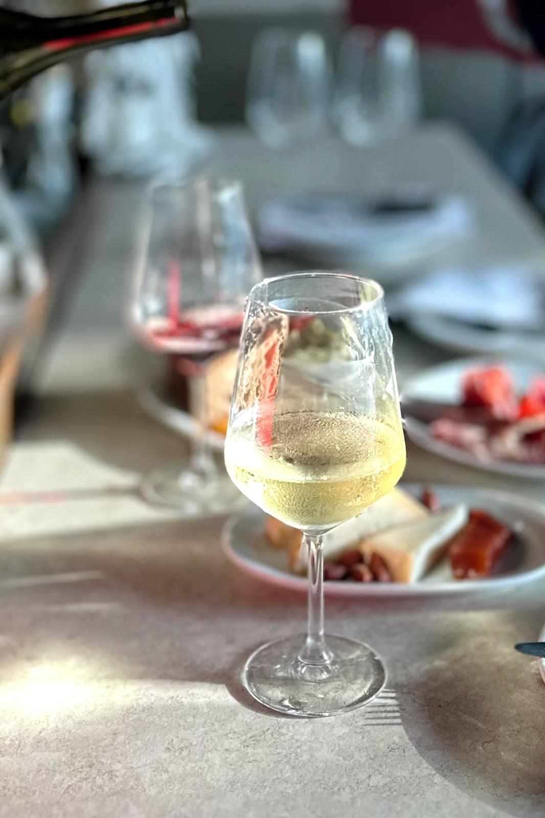 Marawi Wine Bar. צילום: עמית פרבר