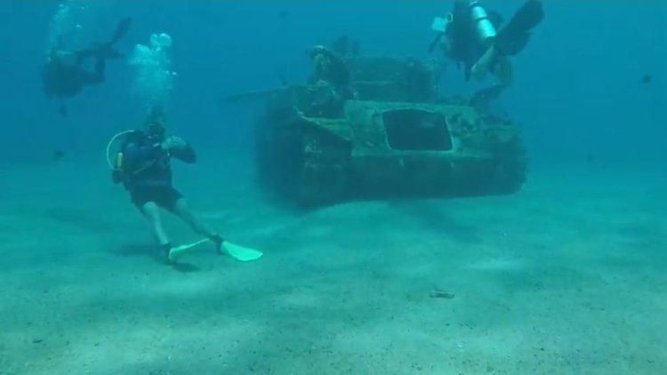 נגמ"ש של הצבא הירדני - הוטבע לאחר שיצא מכלל שימוש. צילום תת-ימי: אוריה פתאל