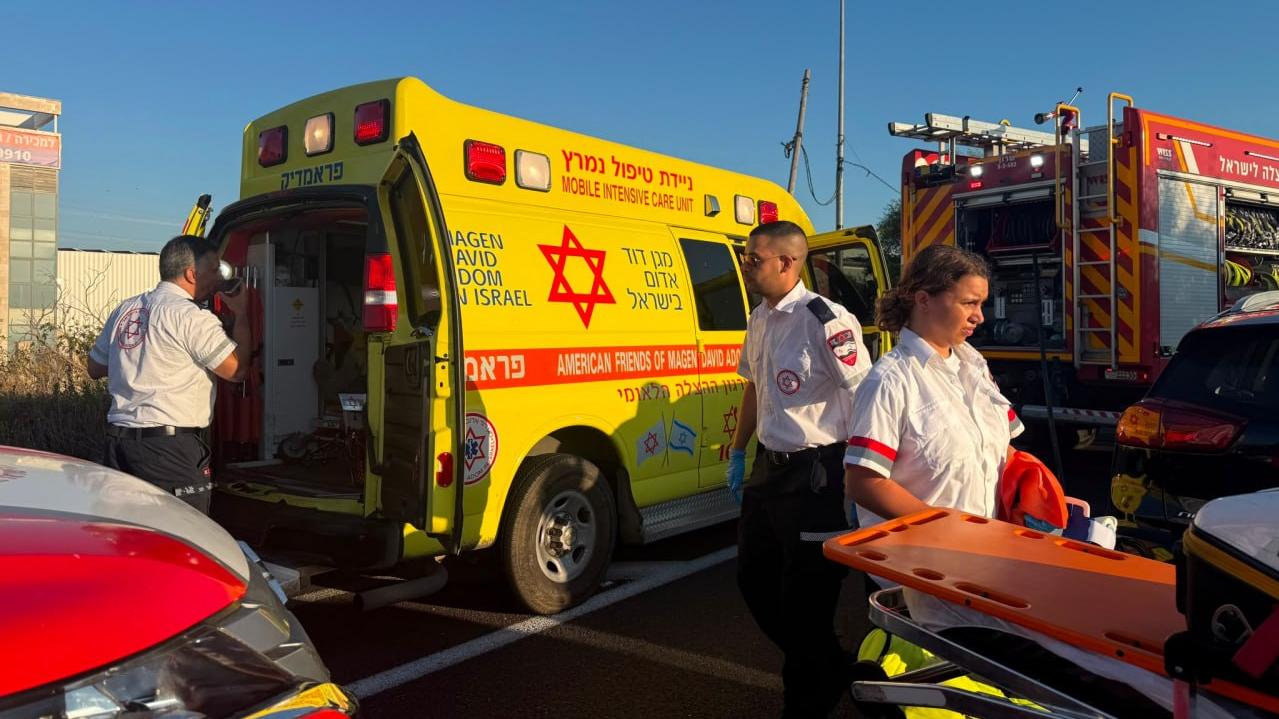 צעיר בן 18 במצב אנוש לאחר תאונה בין רכב לאוטובוס