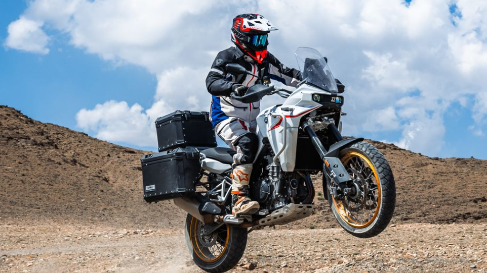 Kove 800X Touring. צילום: דלק מוטורס