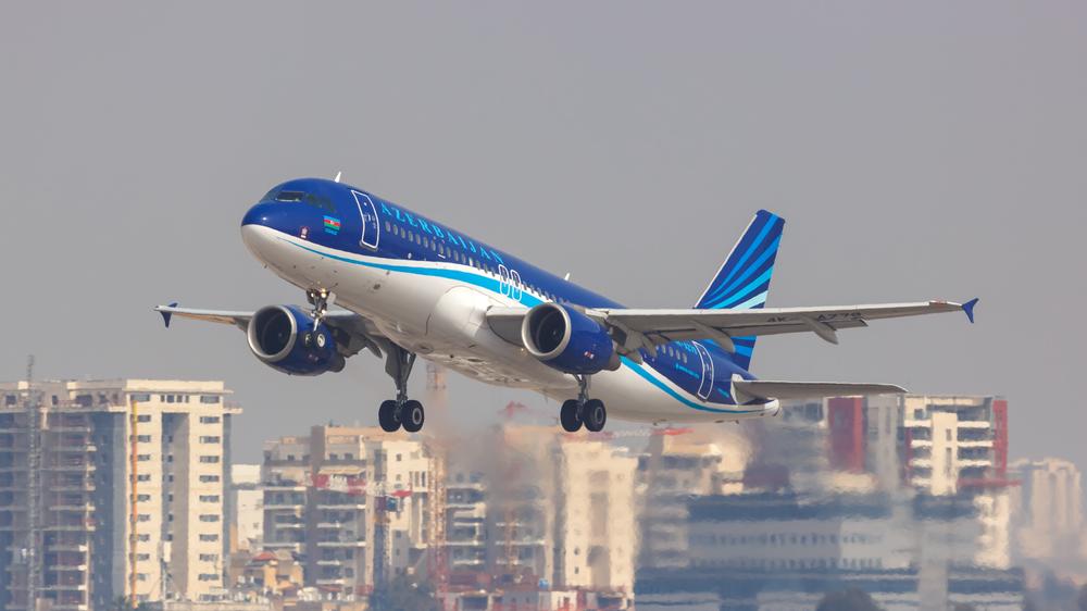 Azerbaijan Airlines. צילום: Shutterstock