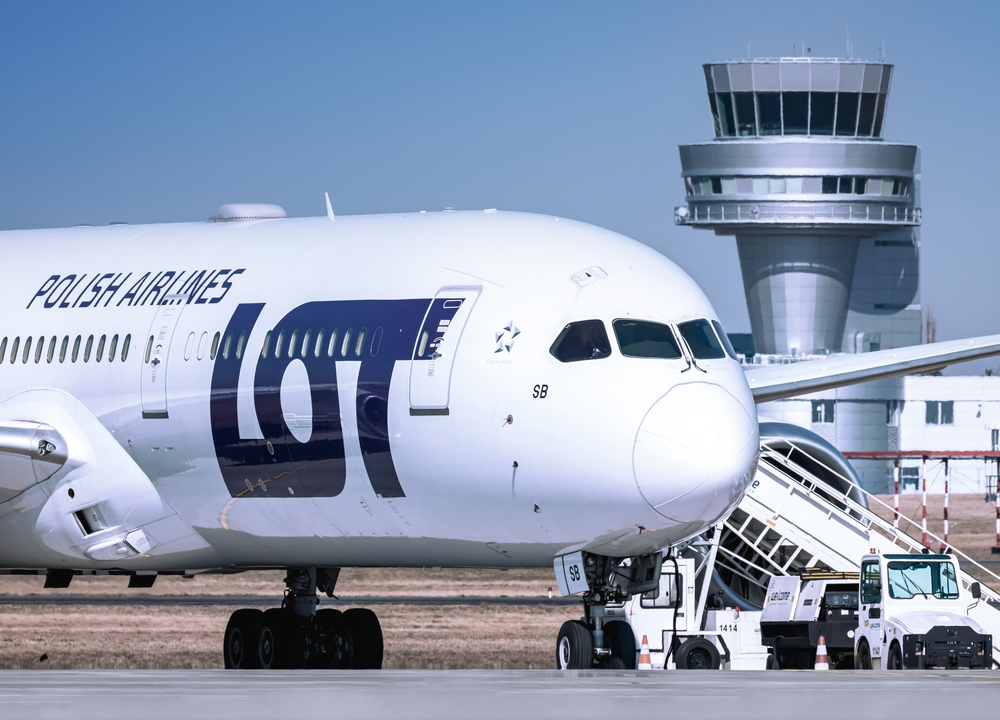 באמצעות מטוסי Boeing 787 Dreamliner. Shutterstock