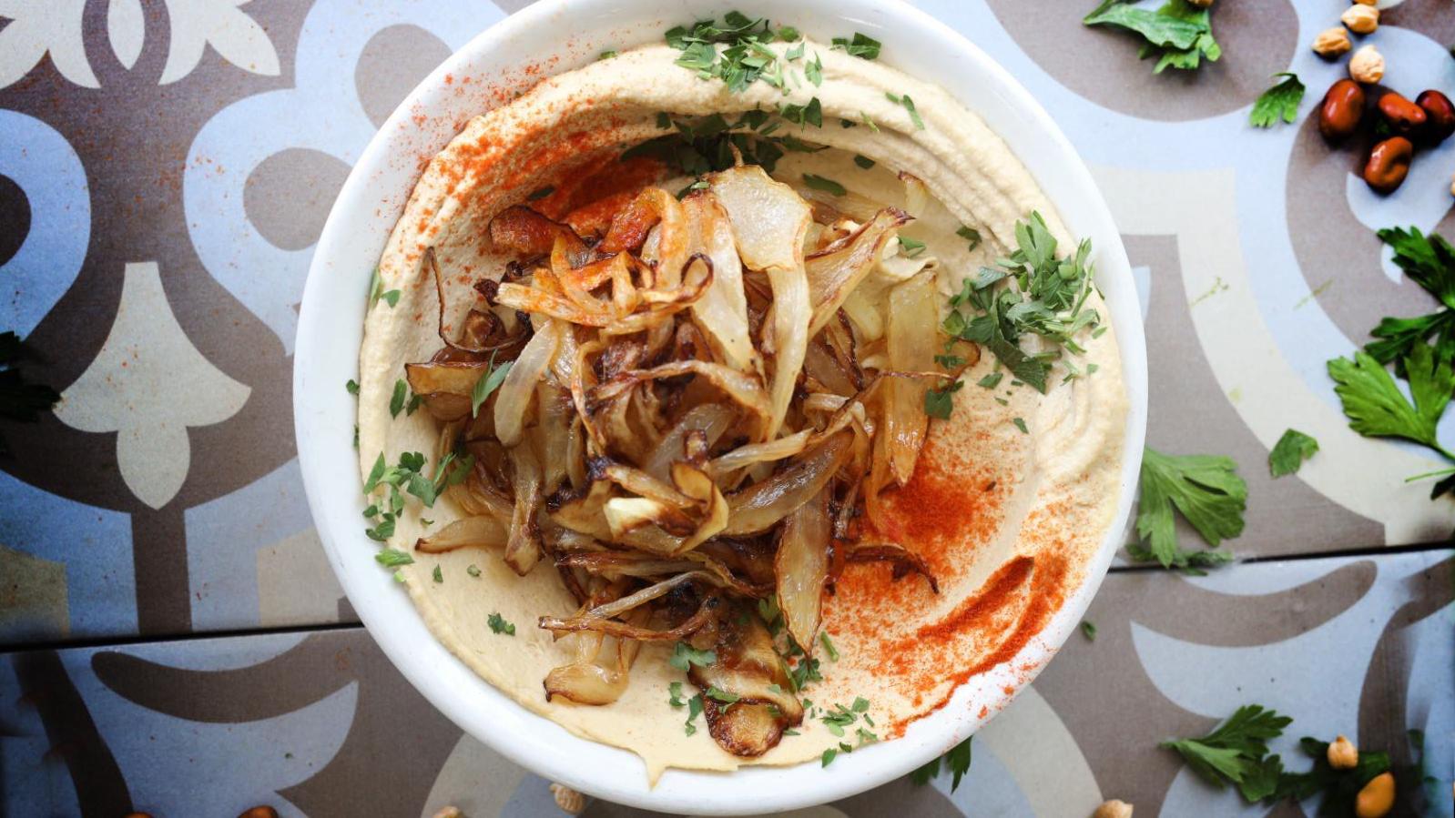 מרכז החומוס האסלי שרונה. צילם דורון רייך