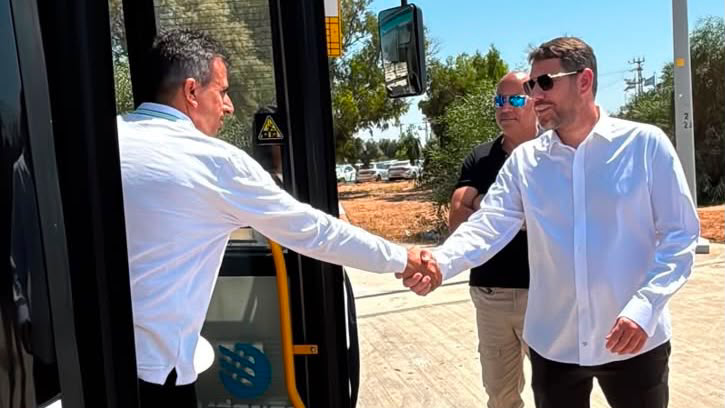 נוסעים סמויים עם מצלמות גוף יתעדו מקרי אלימות, הפרות סדר והתנהגות בלתי הולמת באוטובוסים