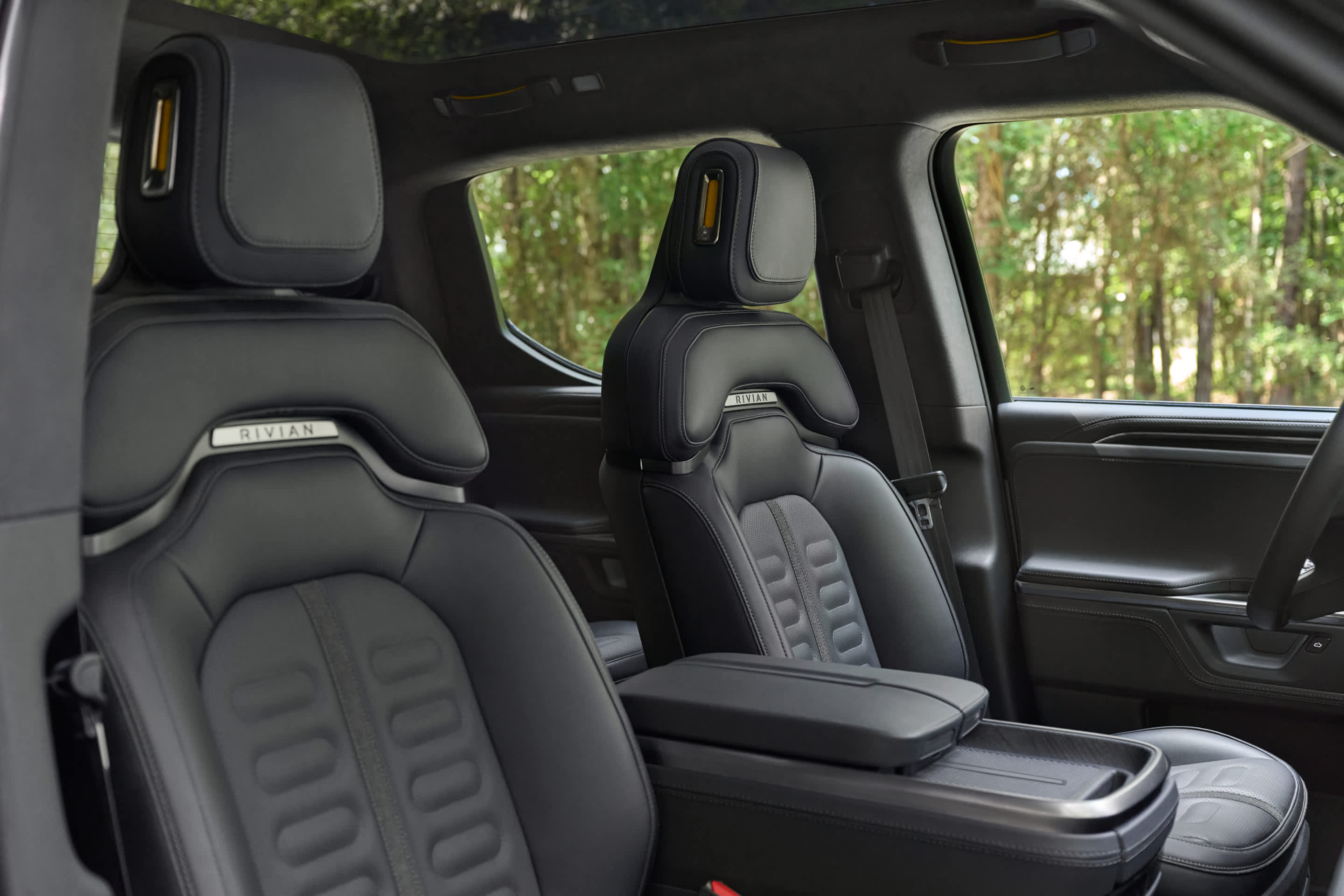 Rivian R1S 2027. צילום: Rivian