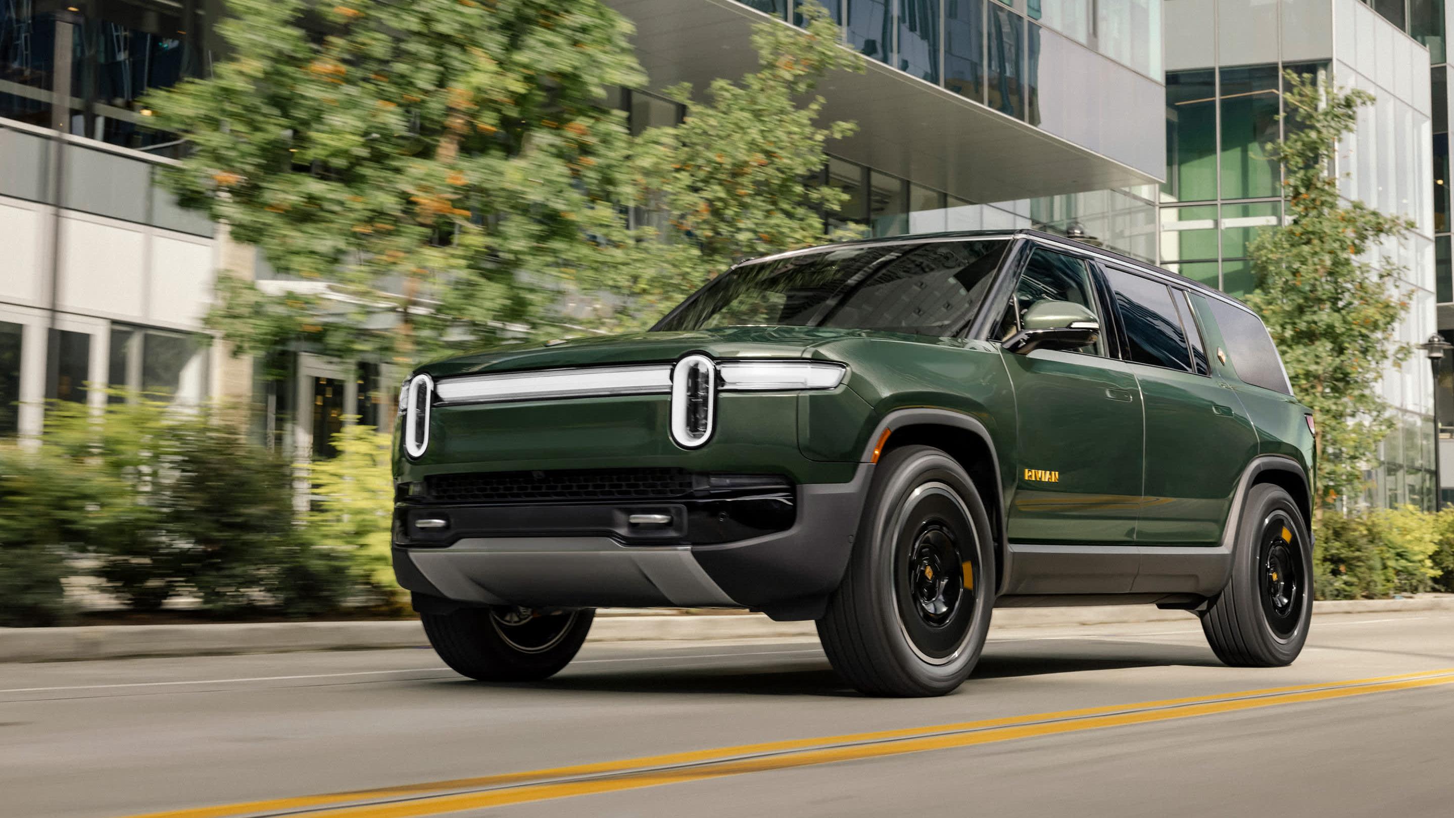 Rivian R1S 2027