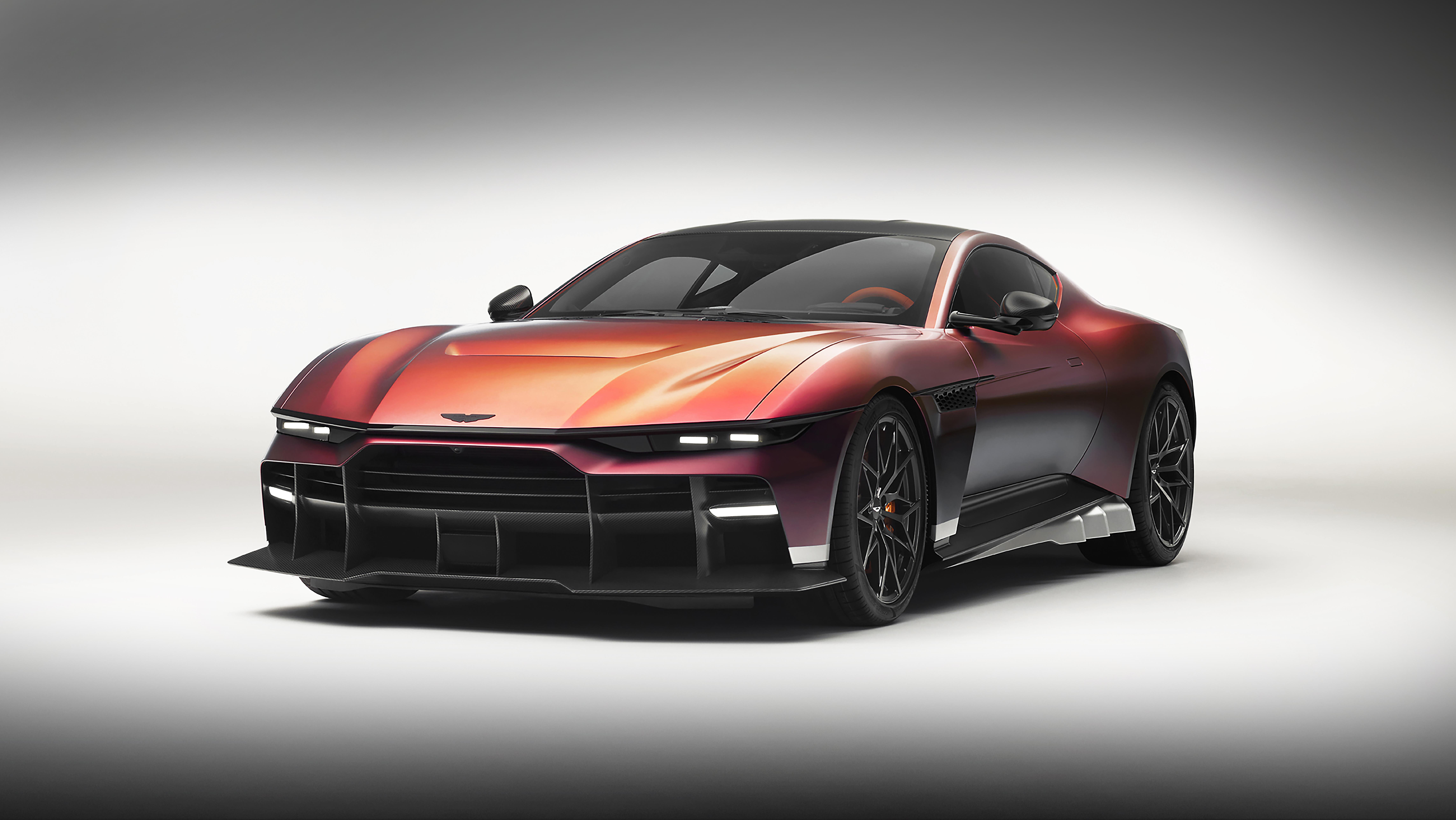 Aston Martin חשפה את Valen