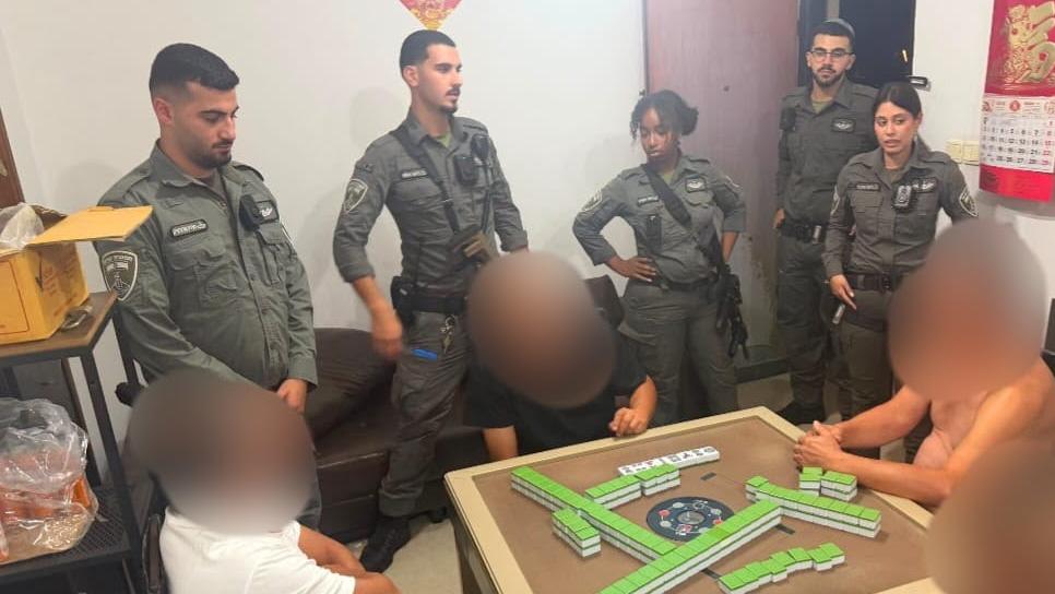 פשיטה על דירת הימורים בתל אביב