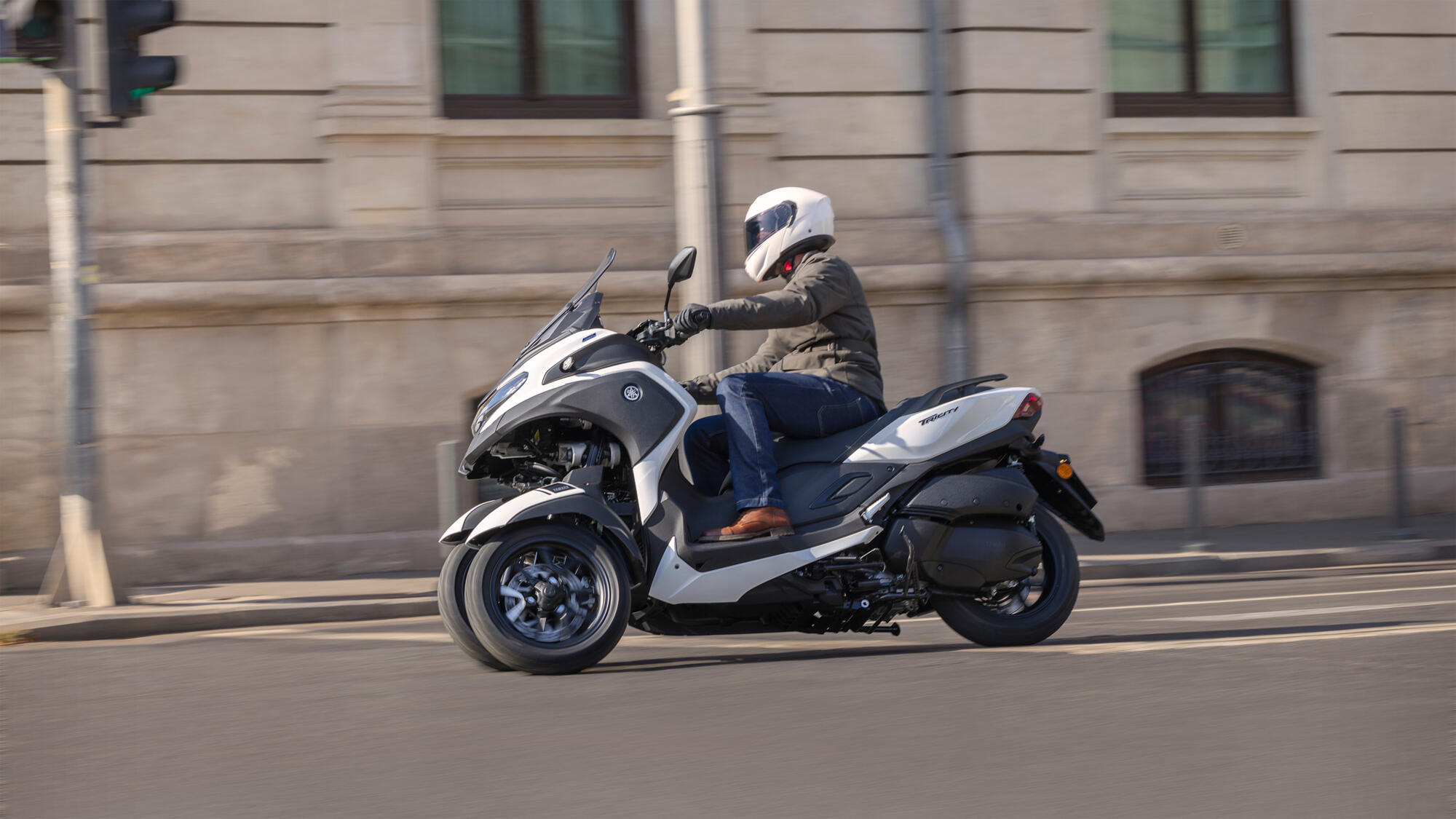 קטנוע Yamaha Tricity 300 עם כרית אוויר. צילום: יצרן