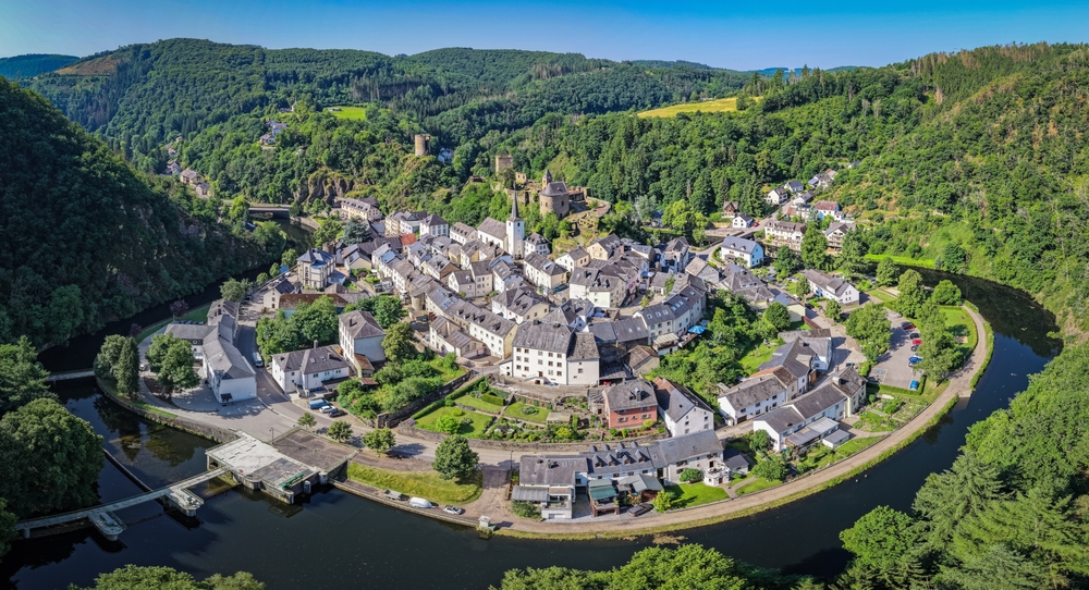 כפר Esch-sur-Sûre בלוקסמבורג. צילום: Shutterstock