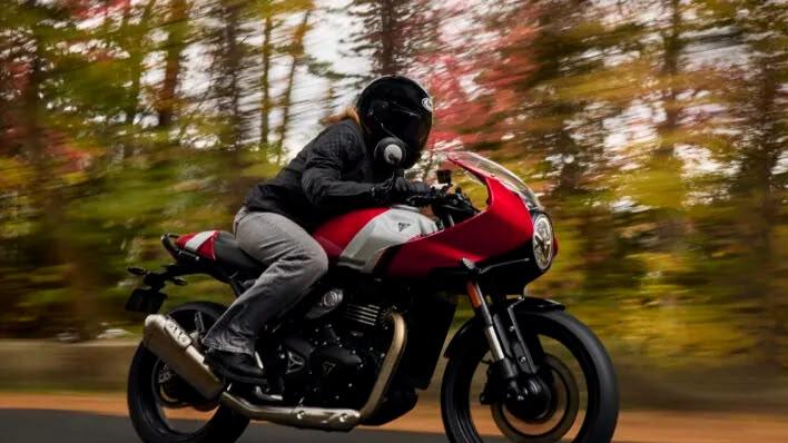 Thruxton 400