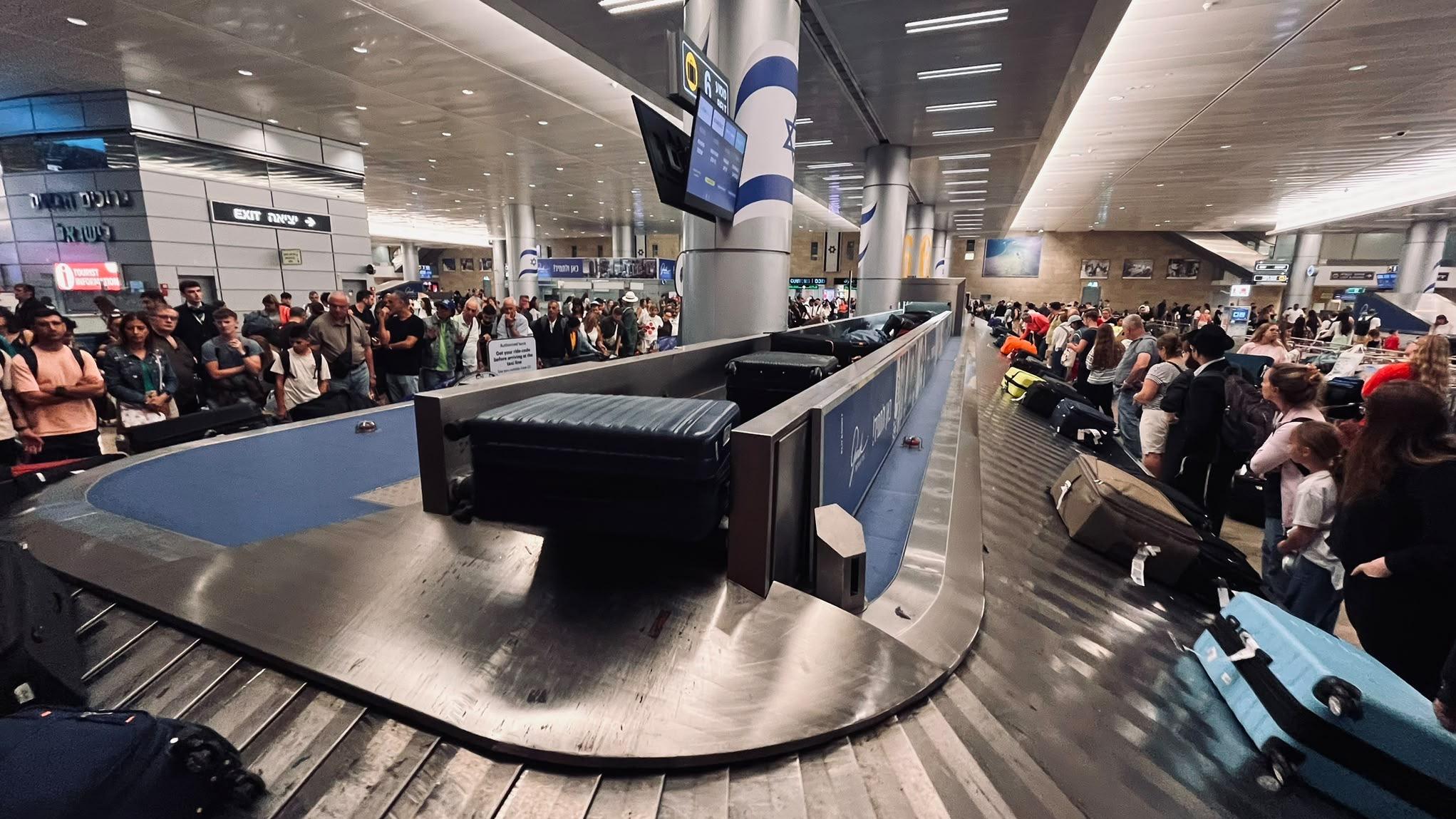 עומסים בנמל התעופה בן גוריון. צילום: עמית קוטלר