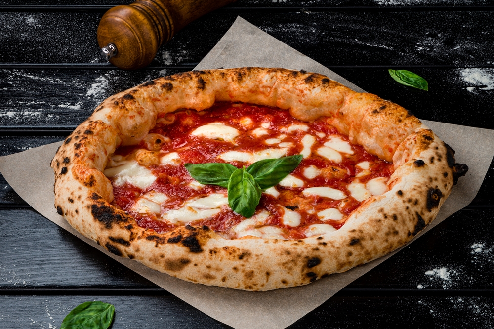 PIZZA/ Shutterstock