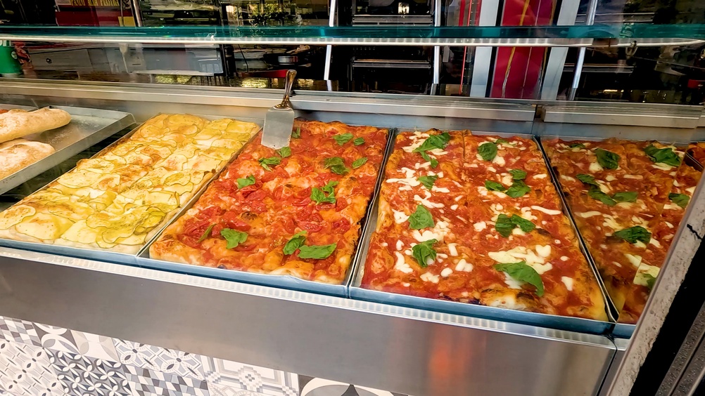  PIZZA AL TAGLIO. צילום: Shutterstock