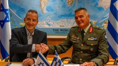 החתימה על עסקת "מגן אכילס". צילום: משרד הביטחון