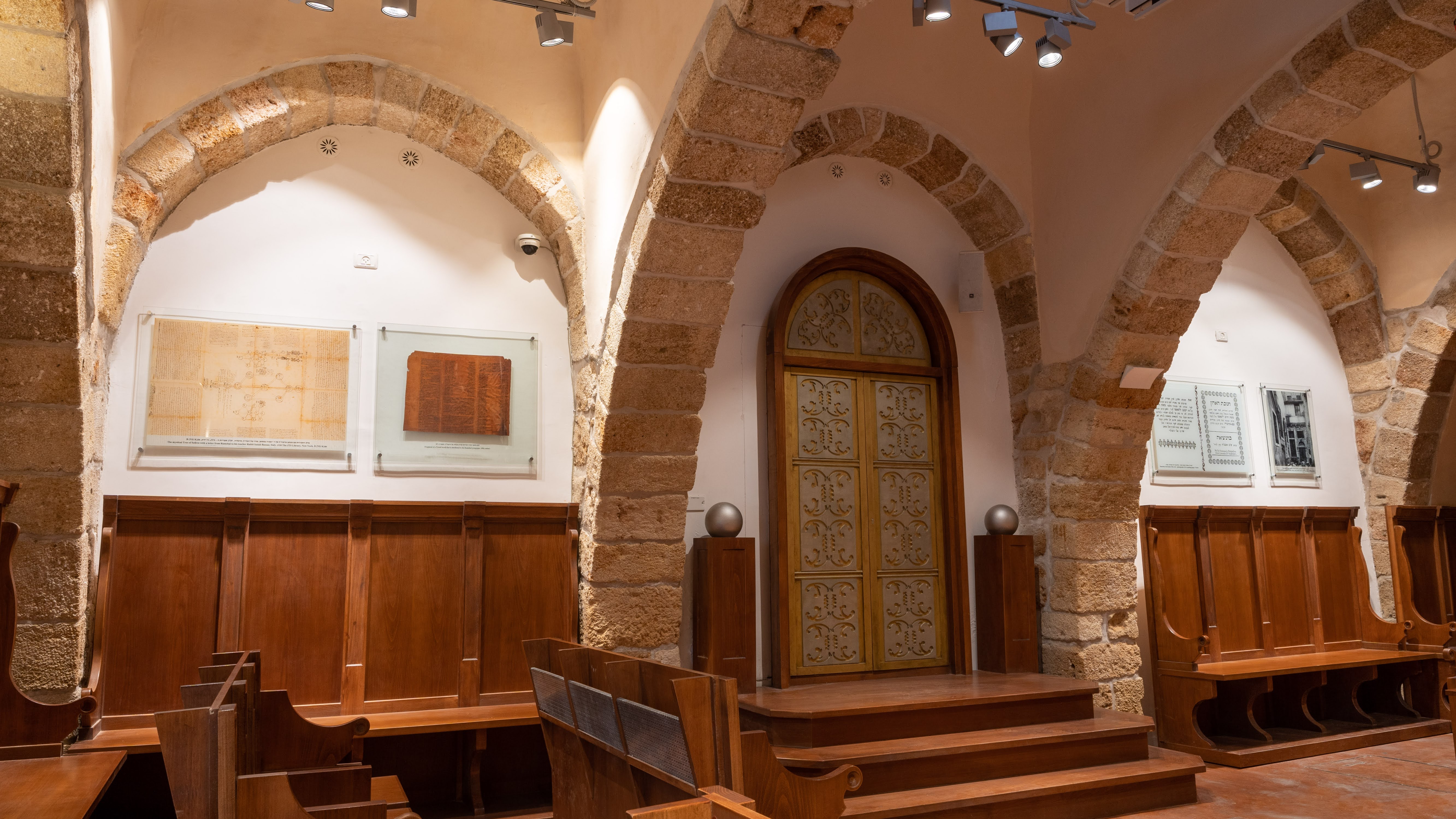 בית כנסת רמחל בעכו. צילום: שרון דביר, באדיבות חלפ עכו העתיקה ונצרת בעמ
