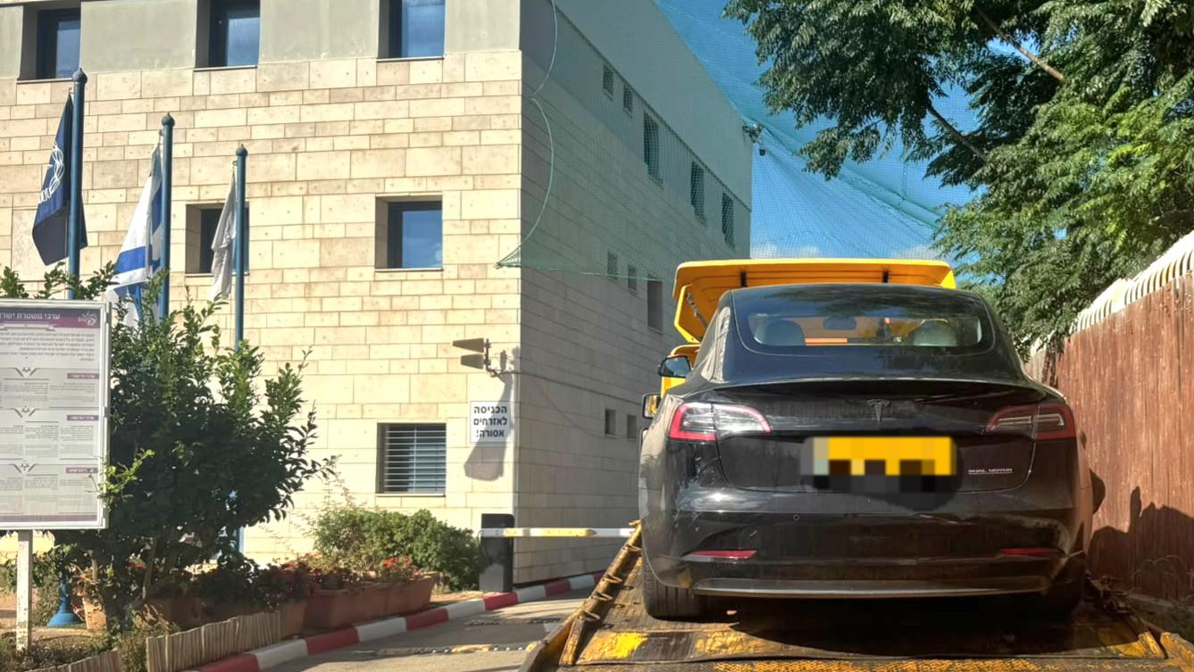 נהג שיכור פגע ברכב בחניון בית החולים בנהריה