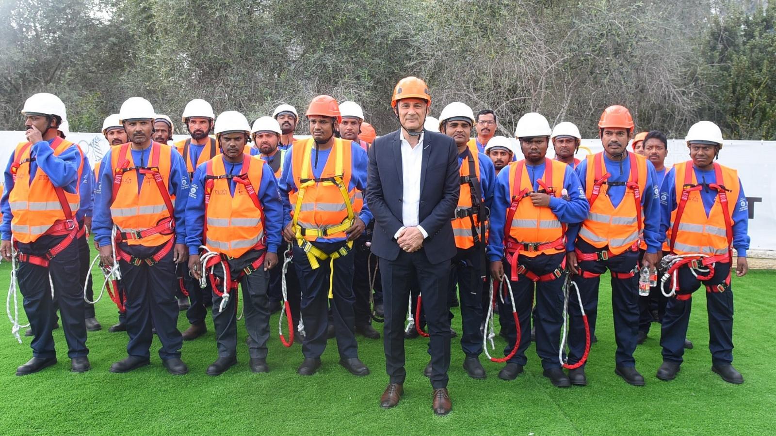 העובדים הזרים בענף הבניה עם אלדד ניצן יור תאגידי כא זר