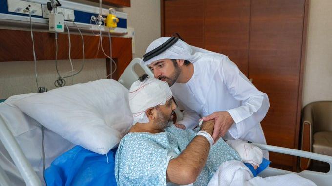 קפטן סמית' בבית החולים באמירויות. צילום : India in UAE