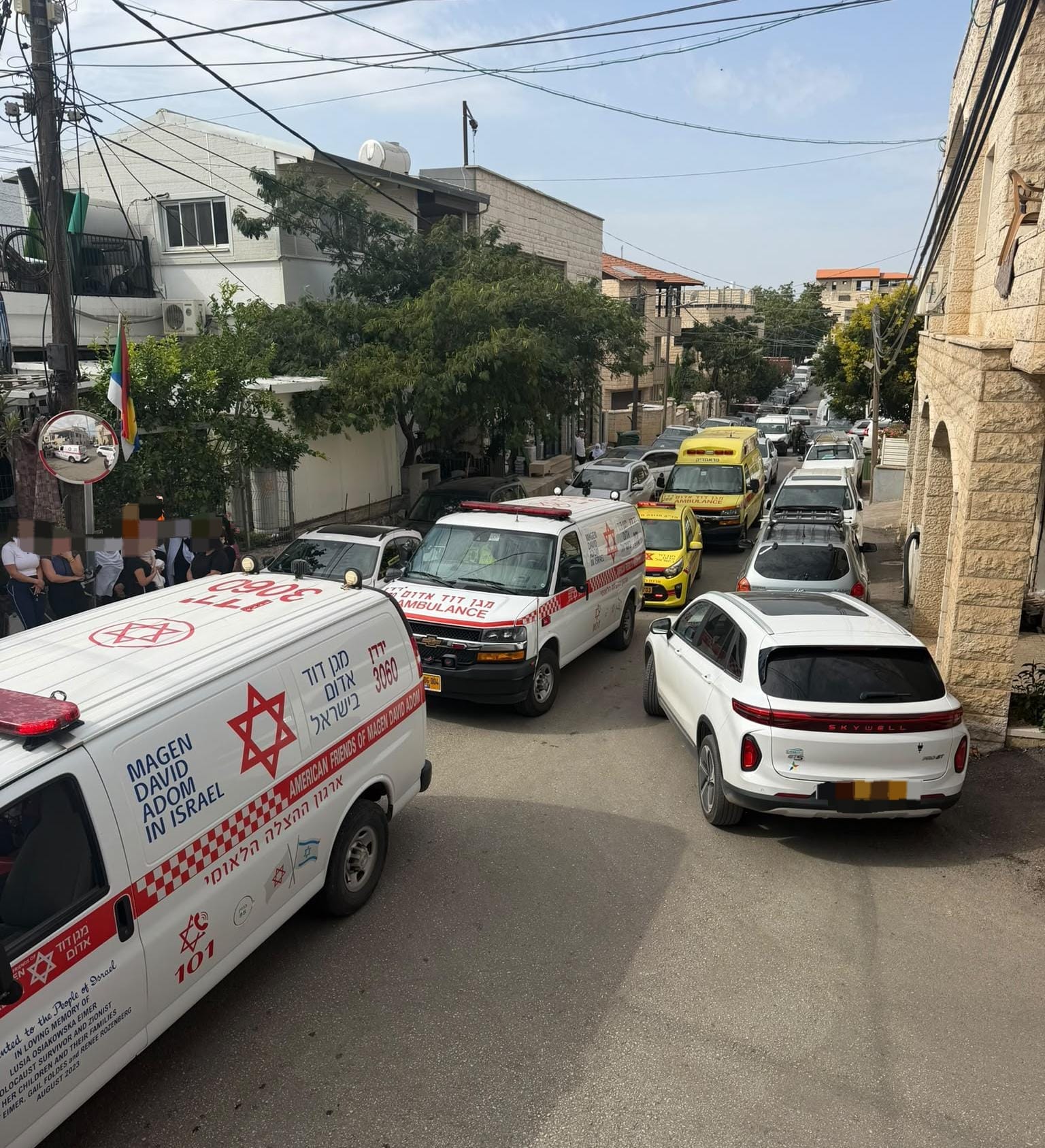 כוחות הצלה במסעדה . צילום: תיעוד מבצעי מד"א