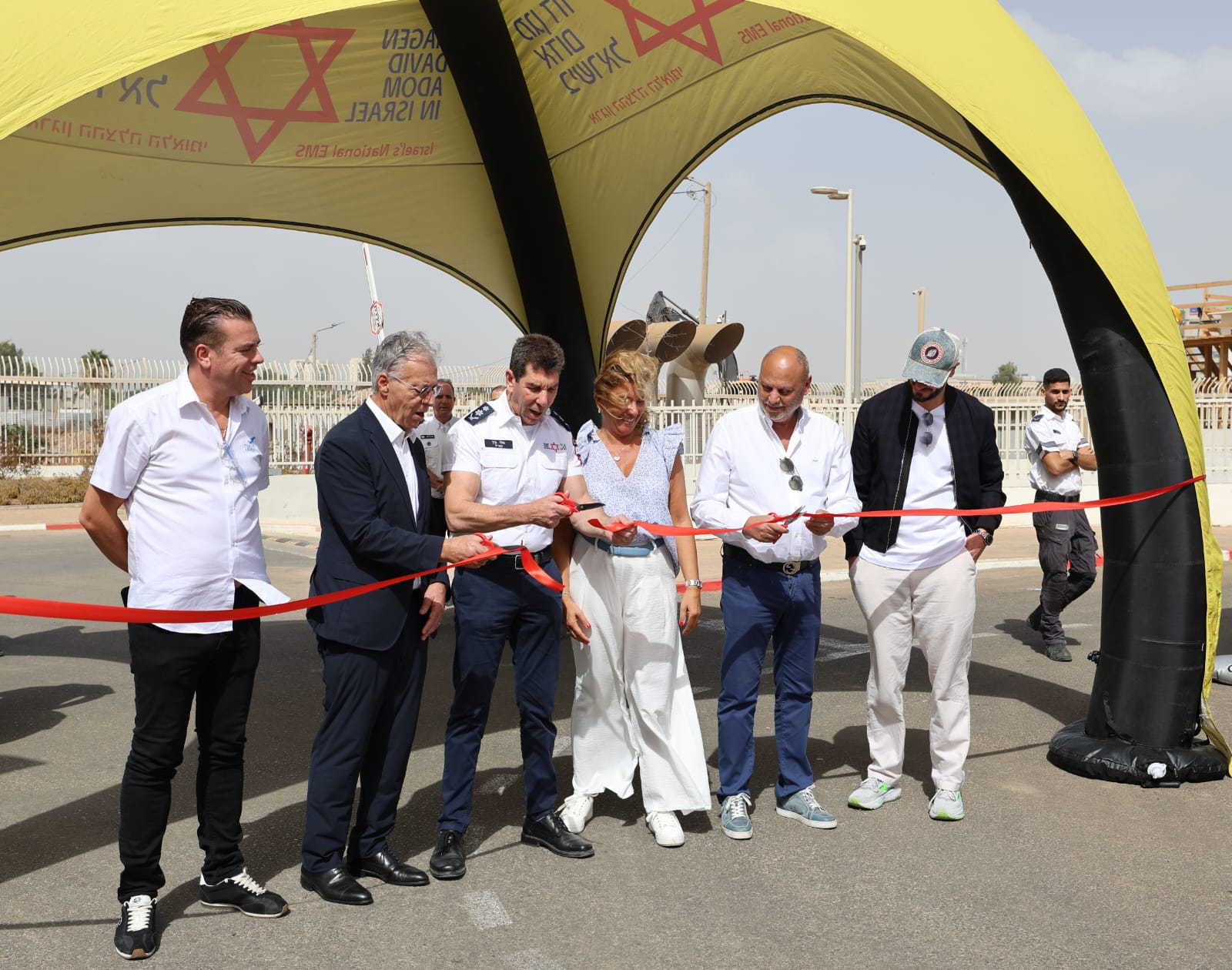 96 אמבולנסים חדשים לציון 96 שנות פעילותו של מגן דוד אדום בהצלת חיים. צילום: דוברות מדא