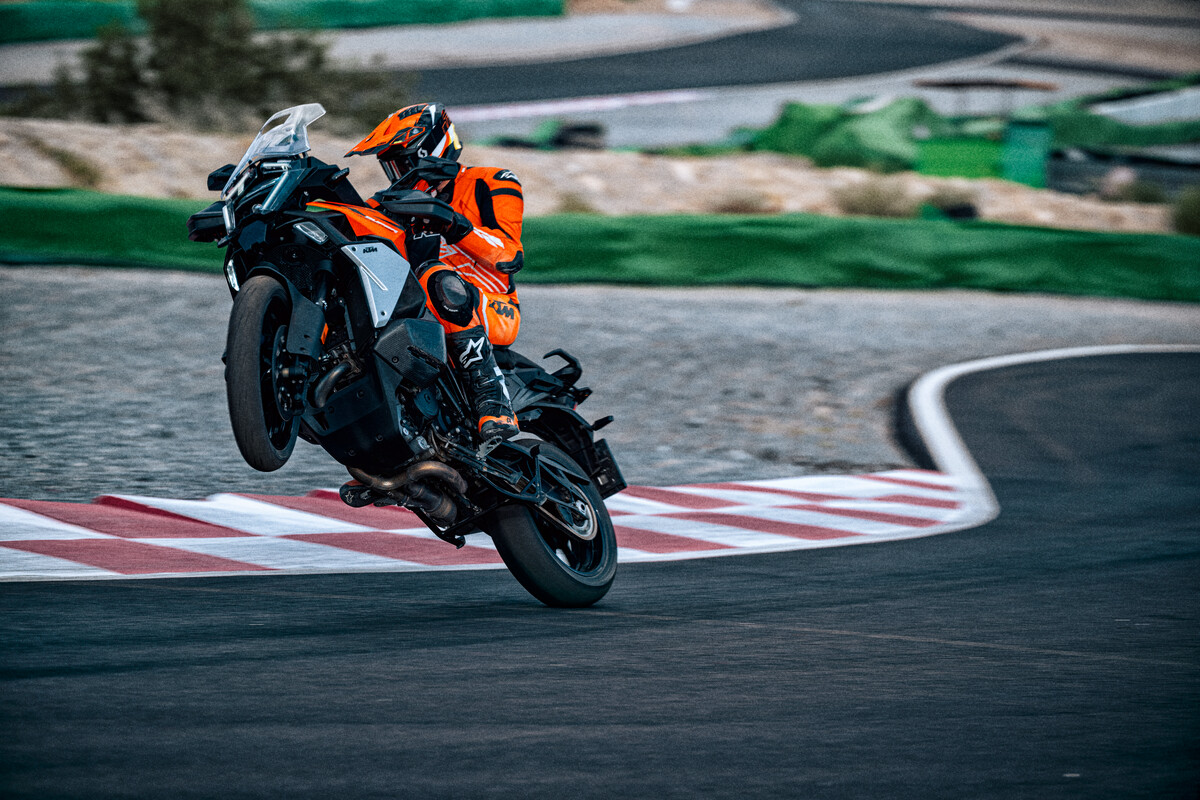 KTM 1390 SUPER ADVENTURE S EVO. צילום: יצרן