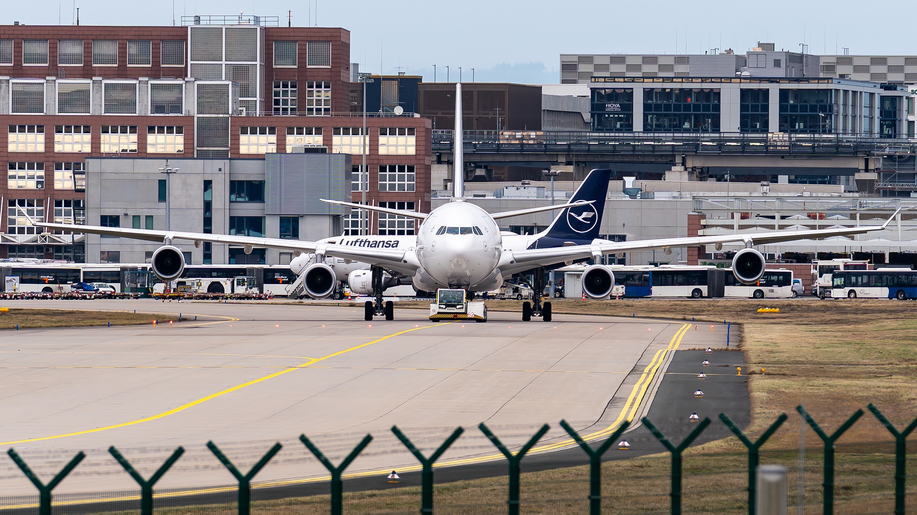 מטוס Airbus A340. צילום: Shutterstock