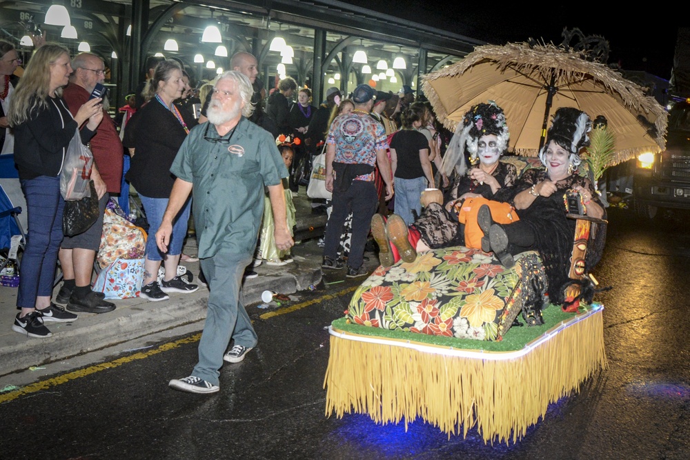 מצעד Krewe of BOO! בניו אורלינס. צילום: Suzanne C. Grim / Shutterstock.com
