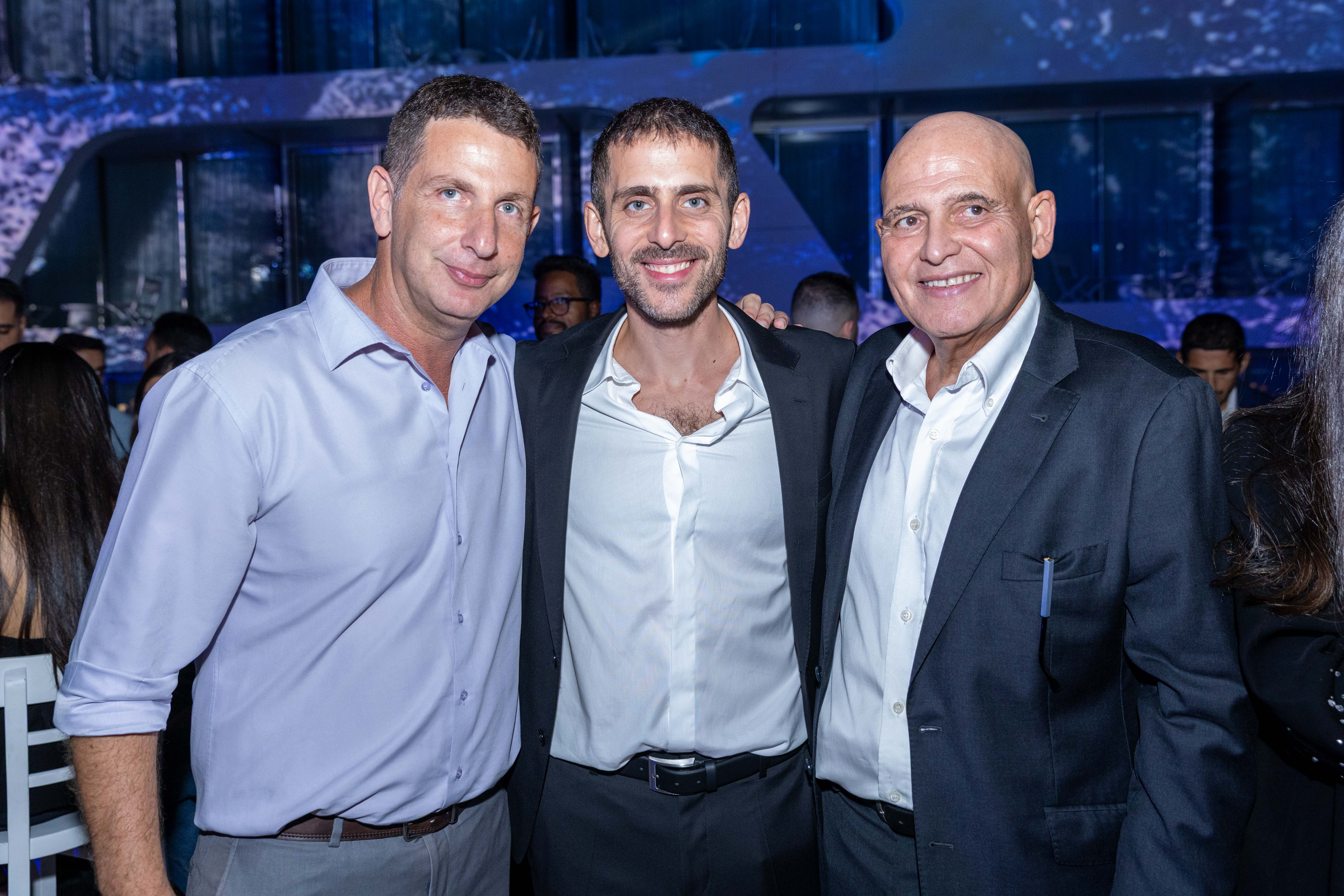  דוד פתאל, נדב פתאל ויריב פישר ראש עיריית הרצליה. צילום: עזרא לוי