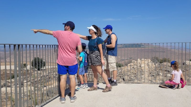 מטיילים בסוכות מטיילים בסוכות