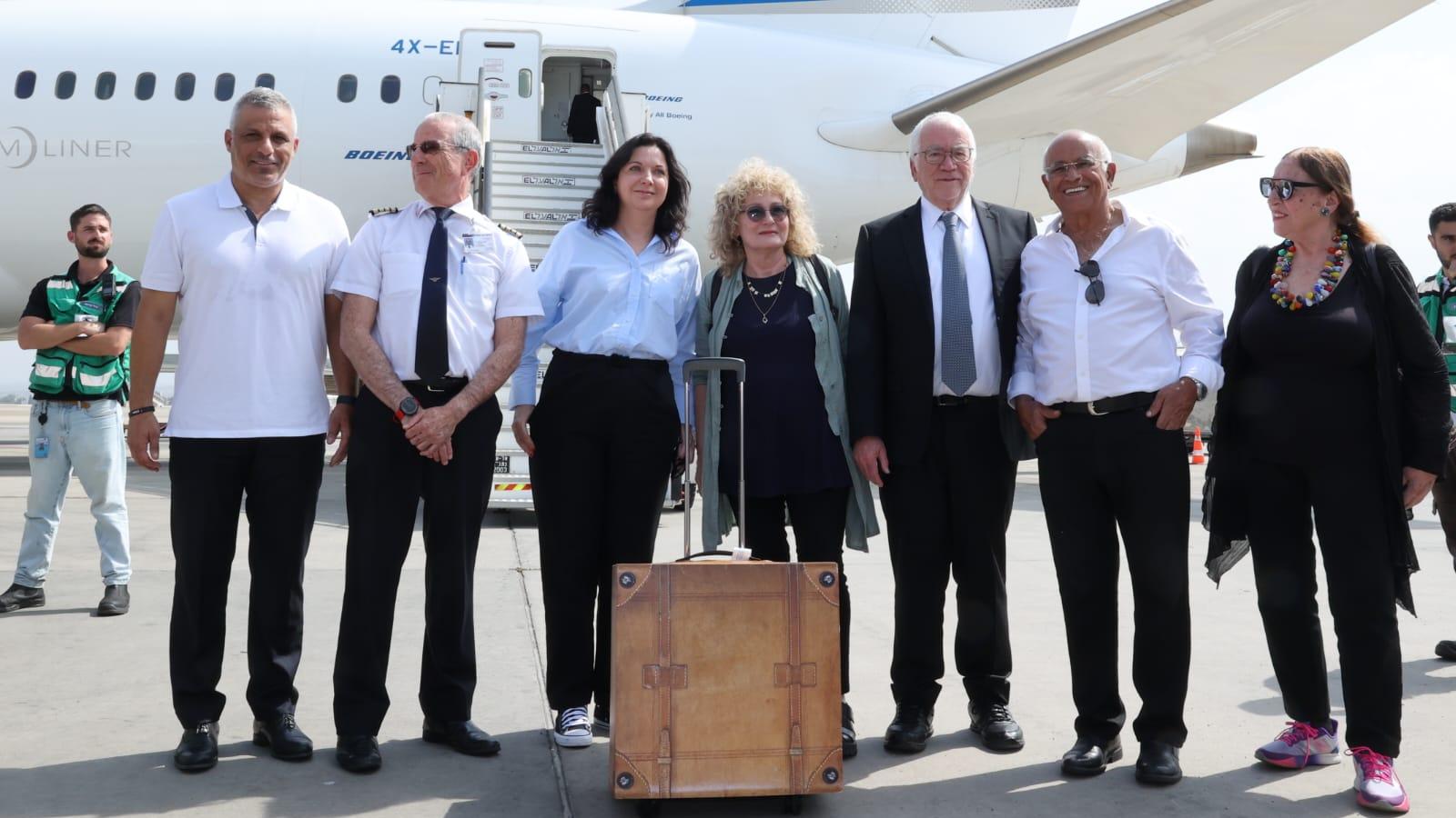 הגעת התנ"ך העתיק בעולם לישראל (צילום: איציק בירן)
