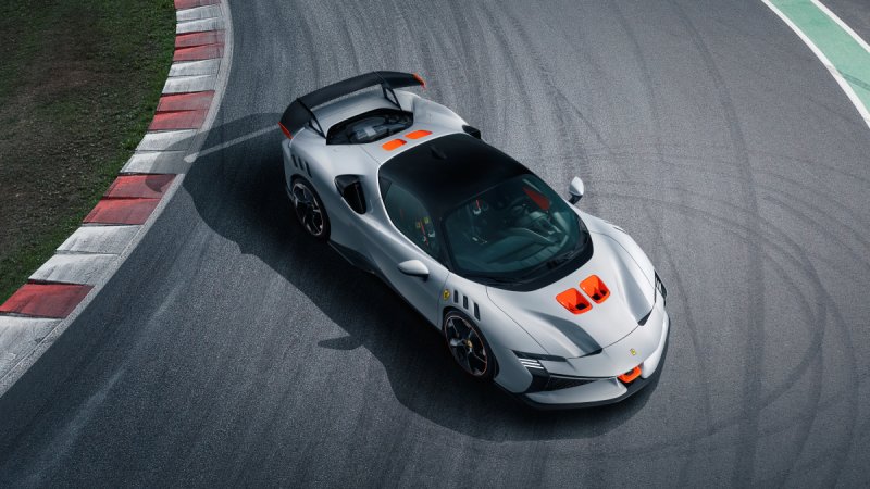 פרארי SF90 XX Stradale פלאג אין (צילום: פרארי) פרארי SF90 XX Stradale פלאג אין (צילום: פרארי)