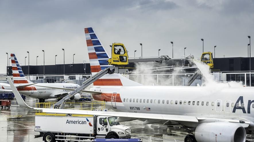 אמריקן איירליינס סערה סופה קרח DEICING