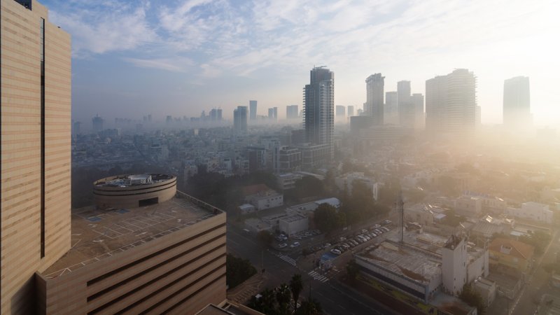 אובך בתל אביב (צילום: SHUTTERSTOCK) אובך בתל אביב (צילום: SHUTTERSTOCK)