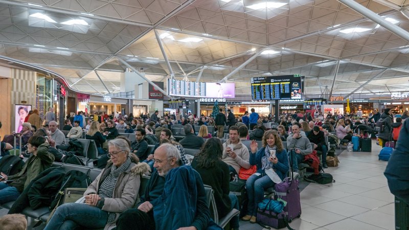 נמל התעופה סטנסטד לונדון. כאוס תעופתי (צילום: SHUTTERSTOCK) נמל התעופה סטנסטד לונדון. כאוס תעופתי (צילום: SHUTTERSTOCK)