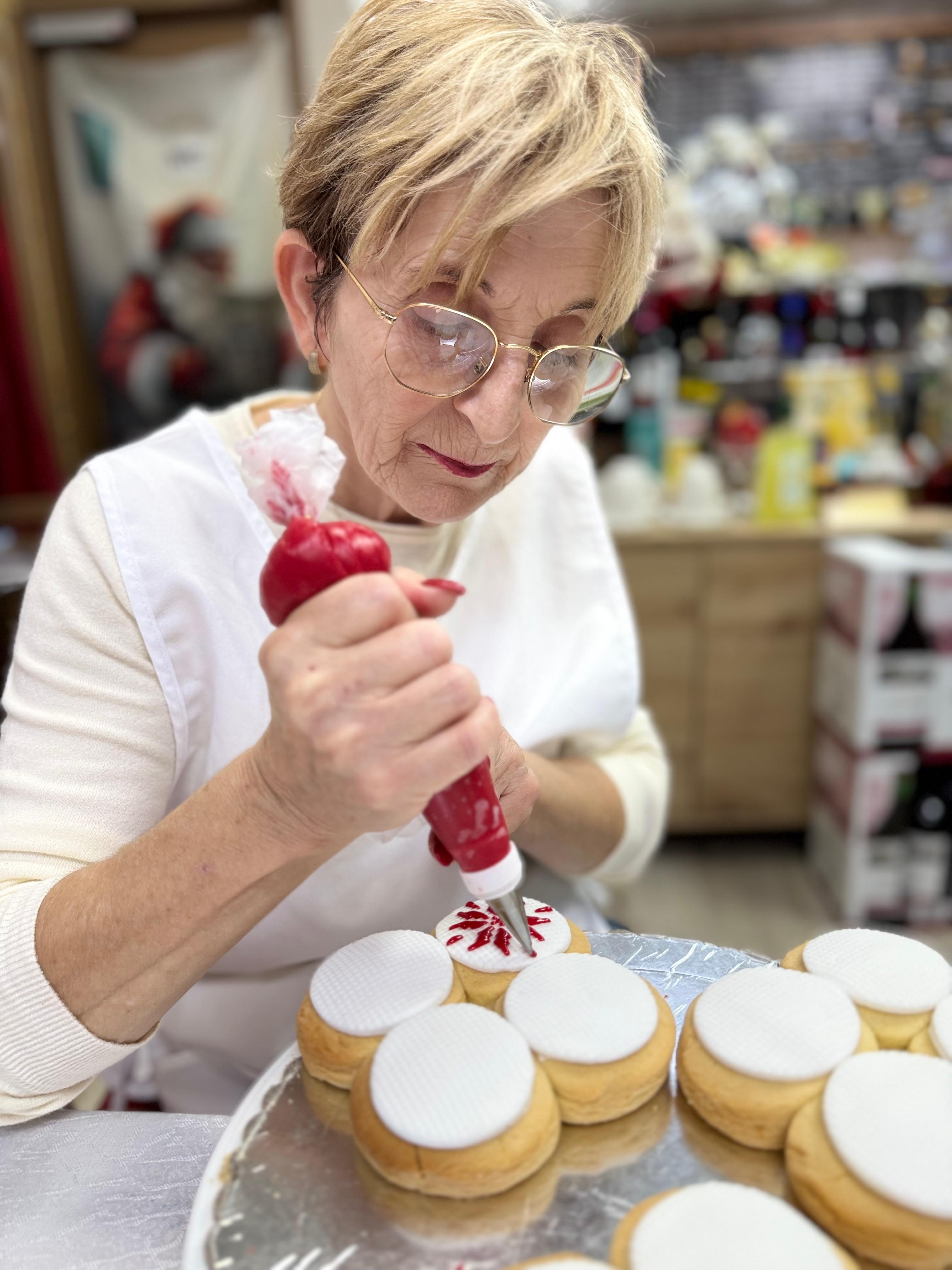 Aphrodite's cookies in the village of Lefkada. Photo: Uri Obrotzki