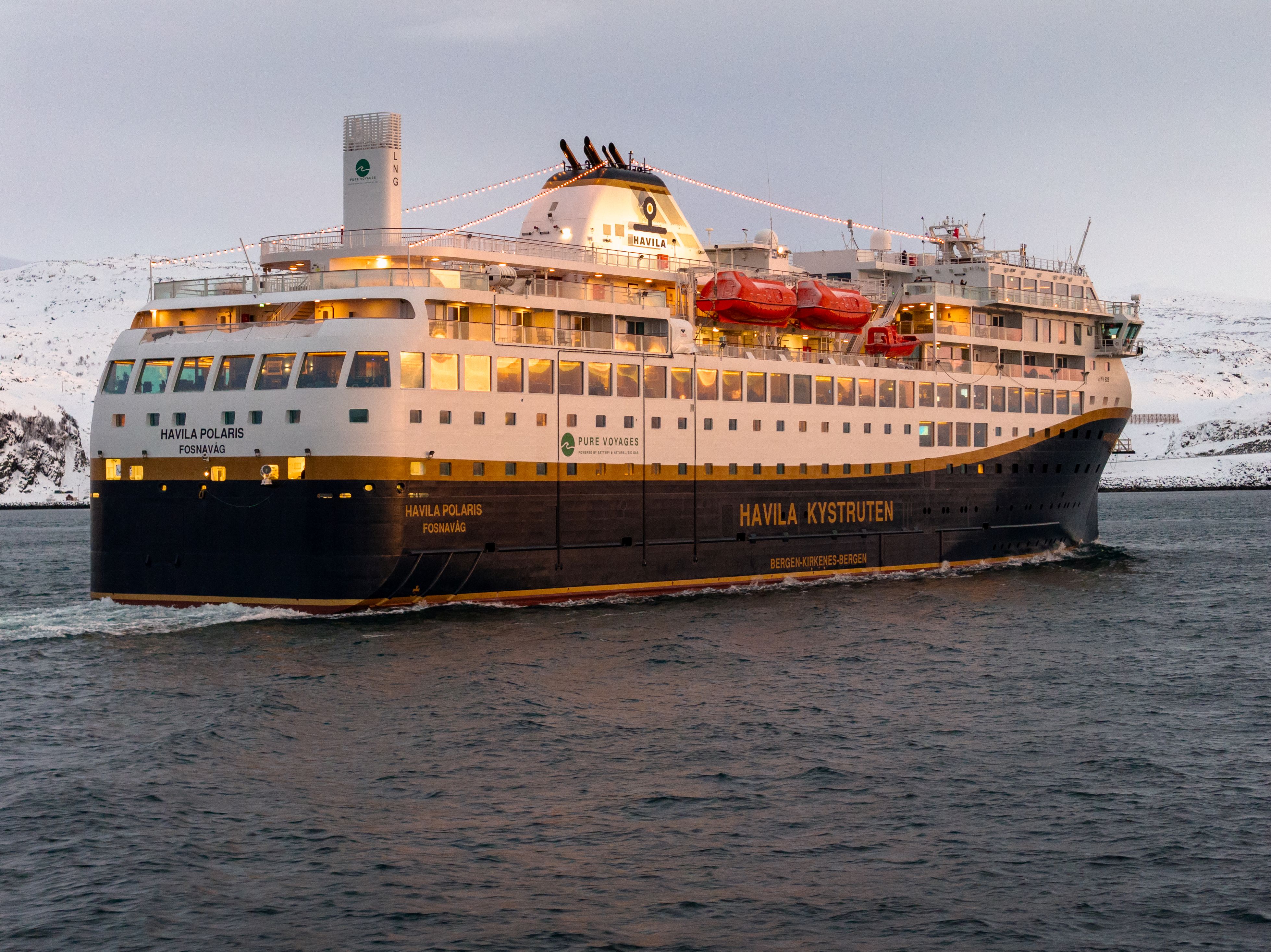 Havila Polaris outside Hammerfest. Photo: Martin Giskegjerde, Oclin for Havila Voayges