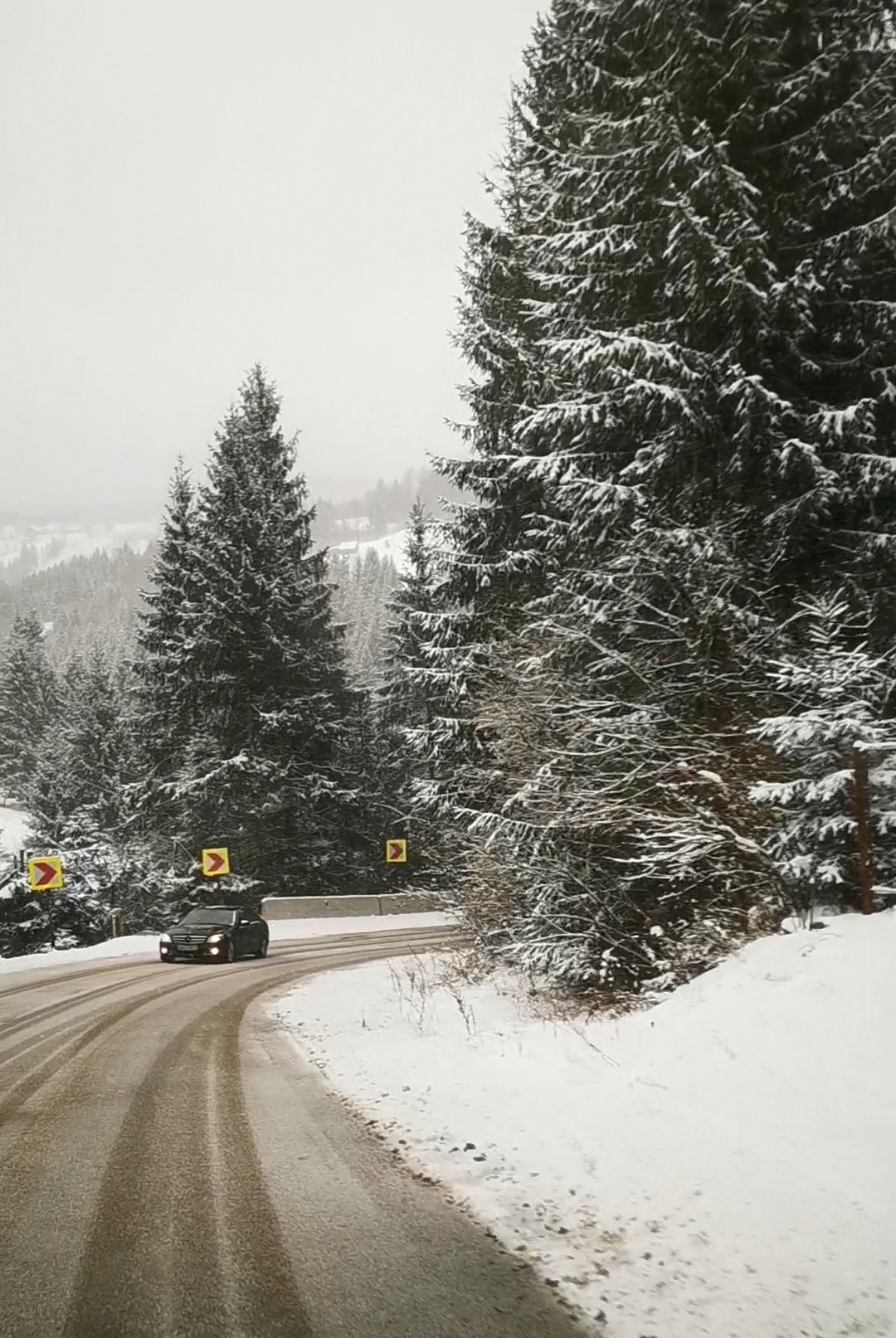 Snowy roads. Photo: Alex Igna