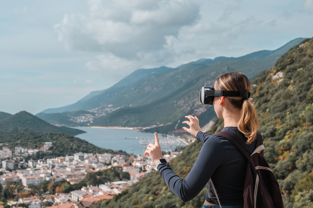 VR travel experience. Photo: Shyntartanya / Shutterstock 