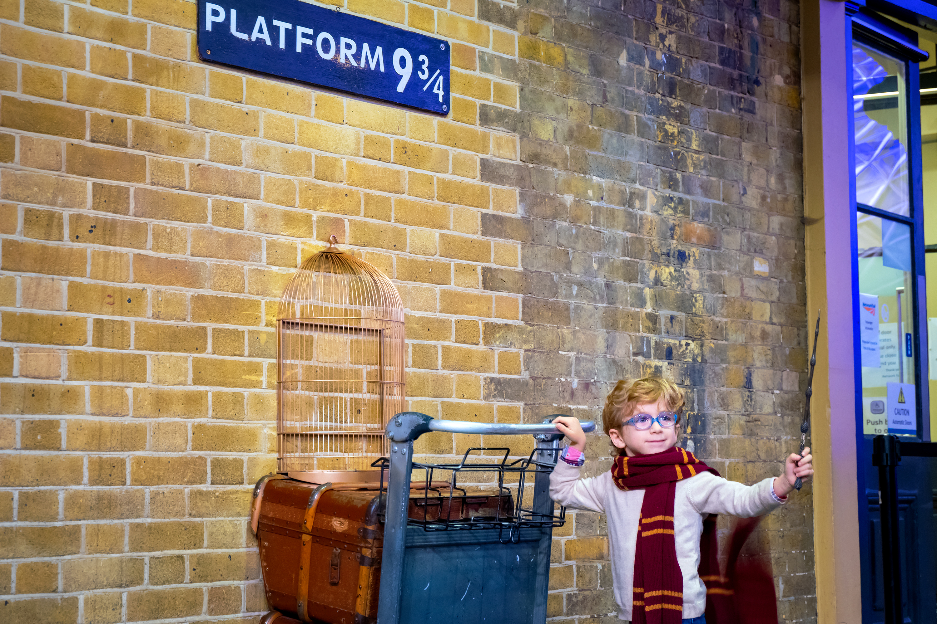 London, Platform 9 3/4. Photo: cowardlion / Shutterstock