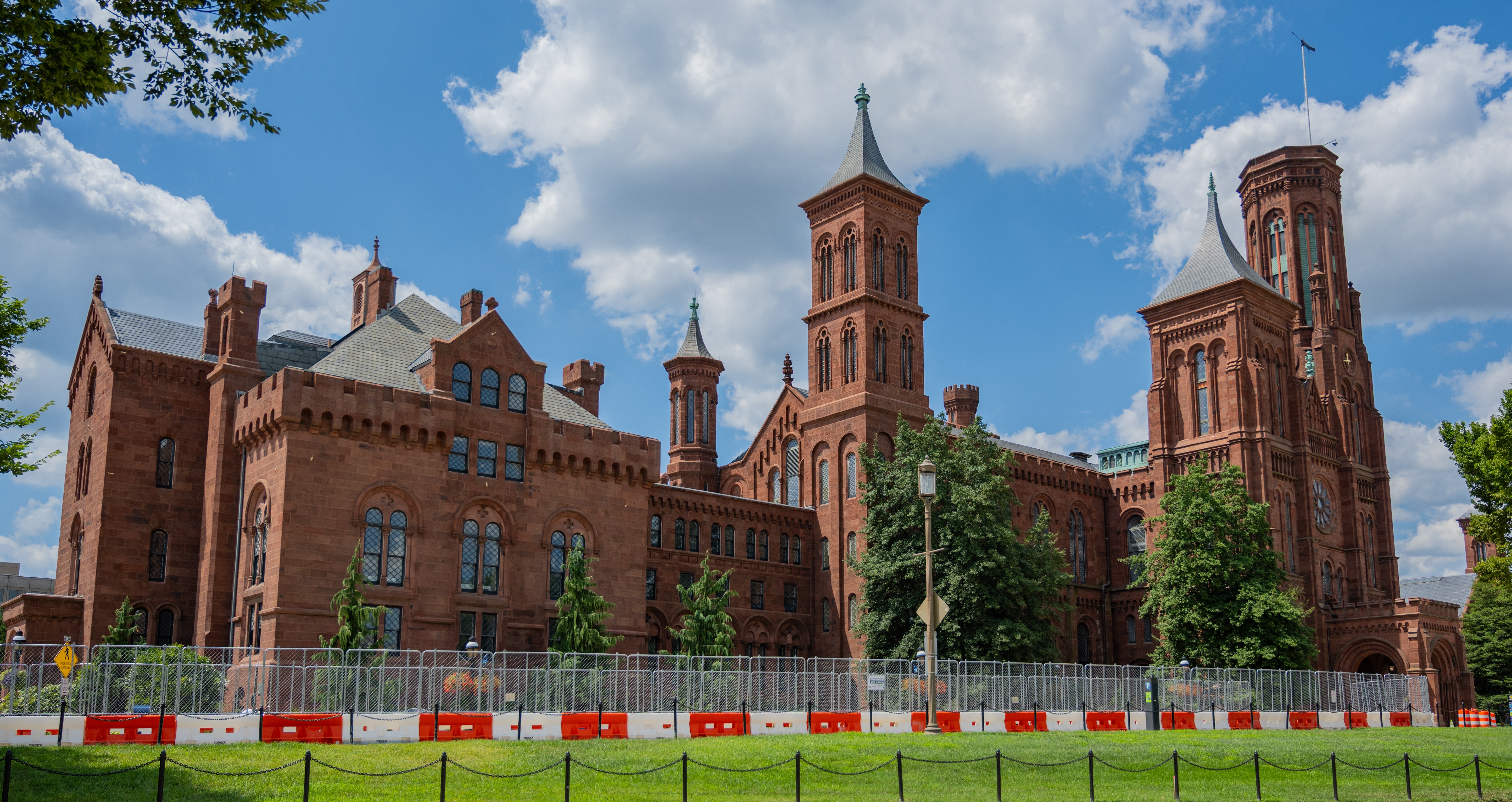 Smithsonian Castle. Photo:  Natascha Kaukorat / Shutterstock.com