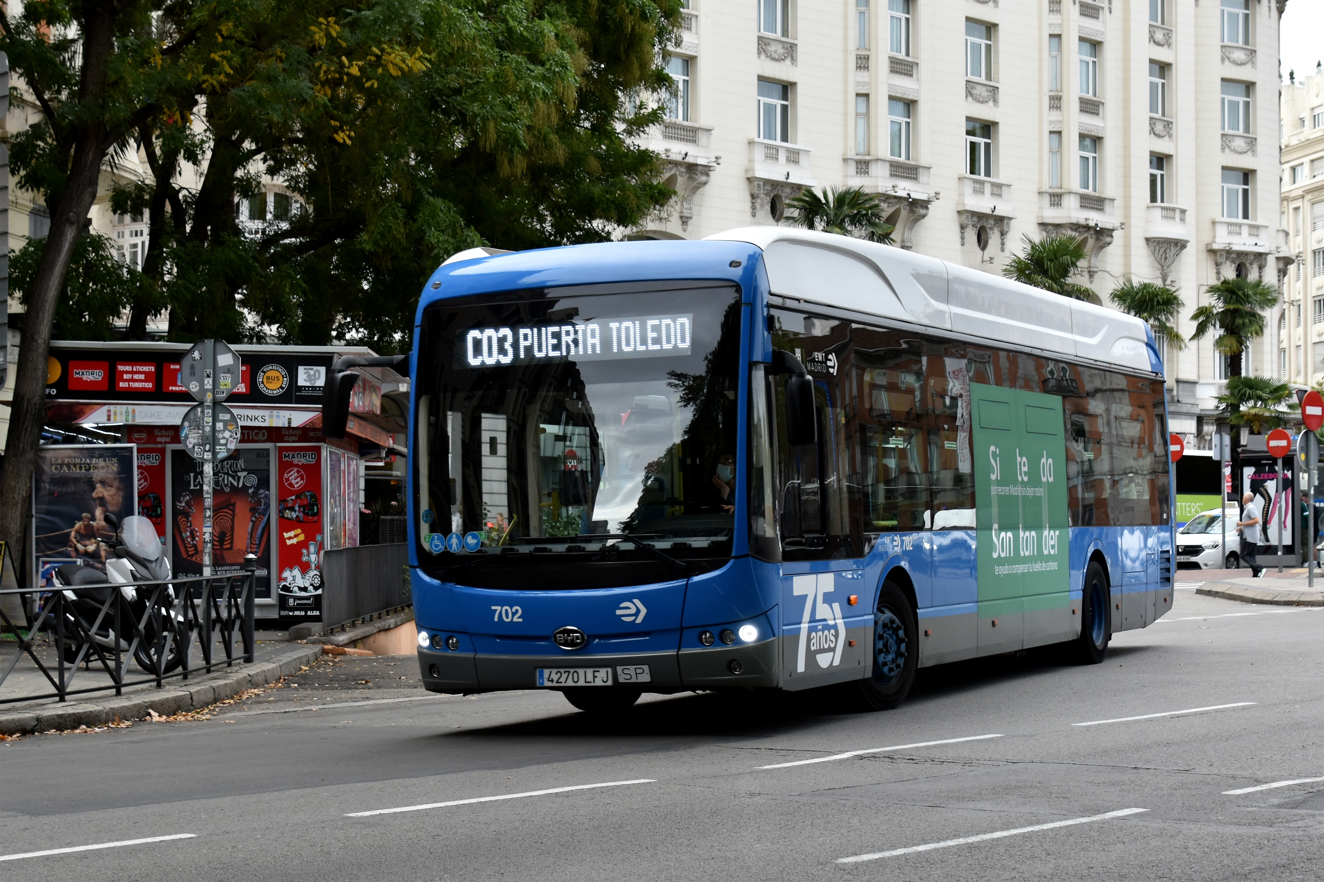 Madrid buses. Photo: Anna EST / Shutterstock.com