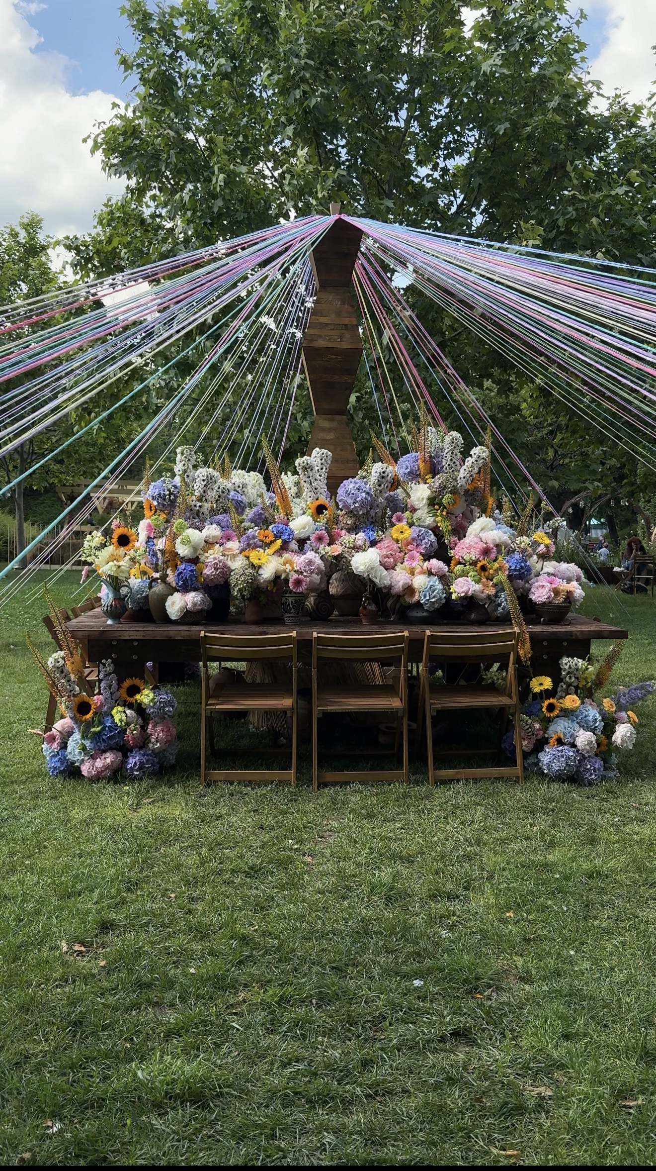 West Side Flower Fest 2026. Photo credit: @surorilecalatoare via Instagram 