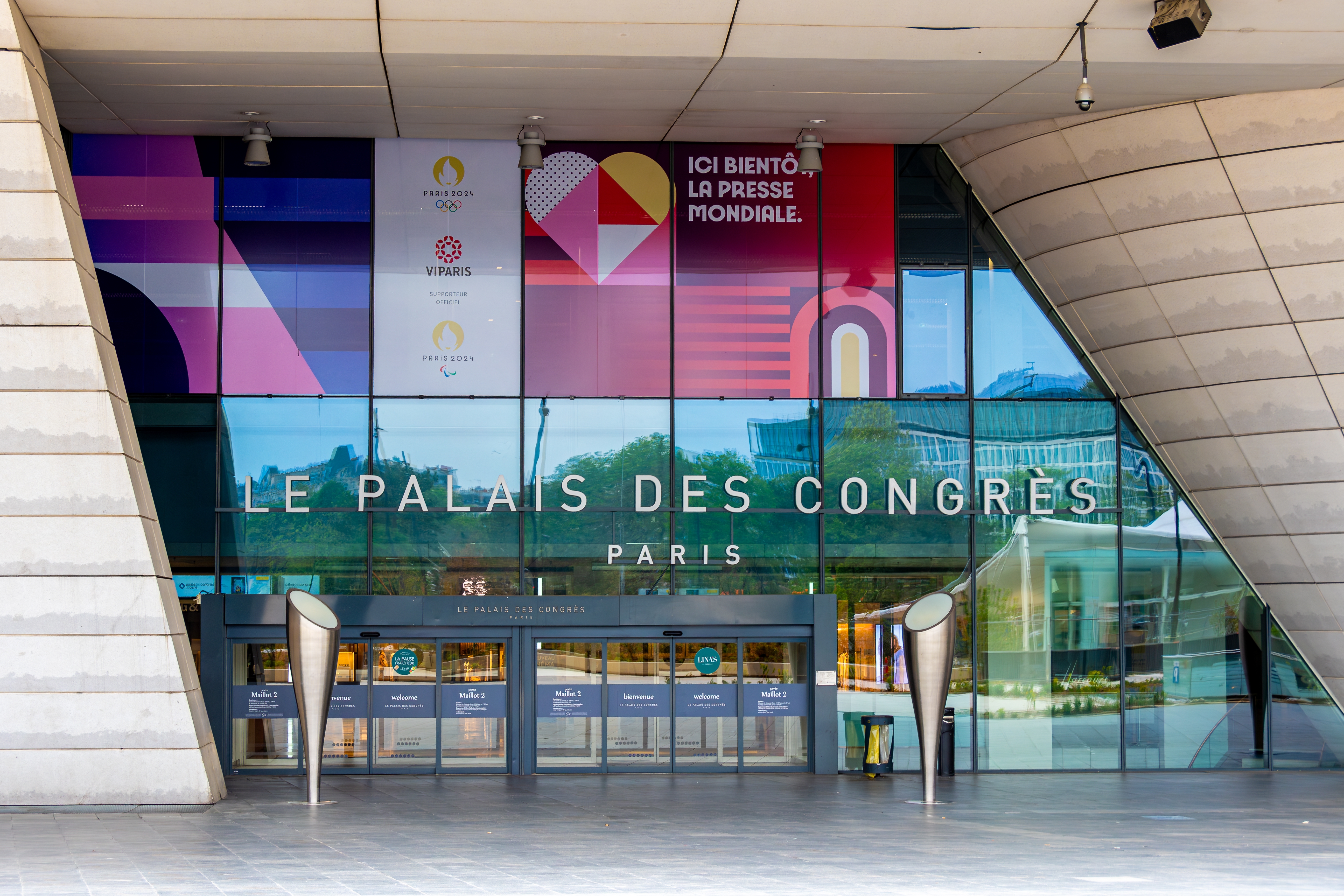 Le Palais de Cobgres. Photo: HJBC / Shutterstock.com