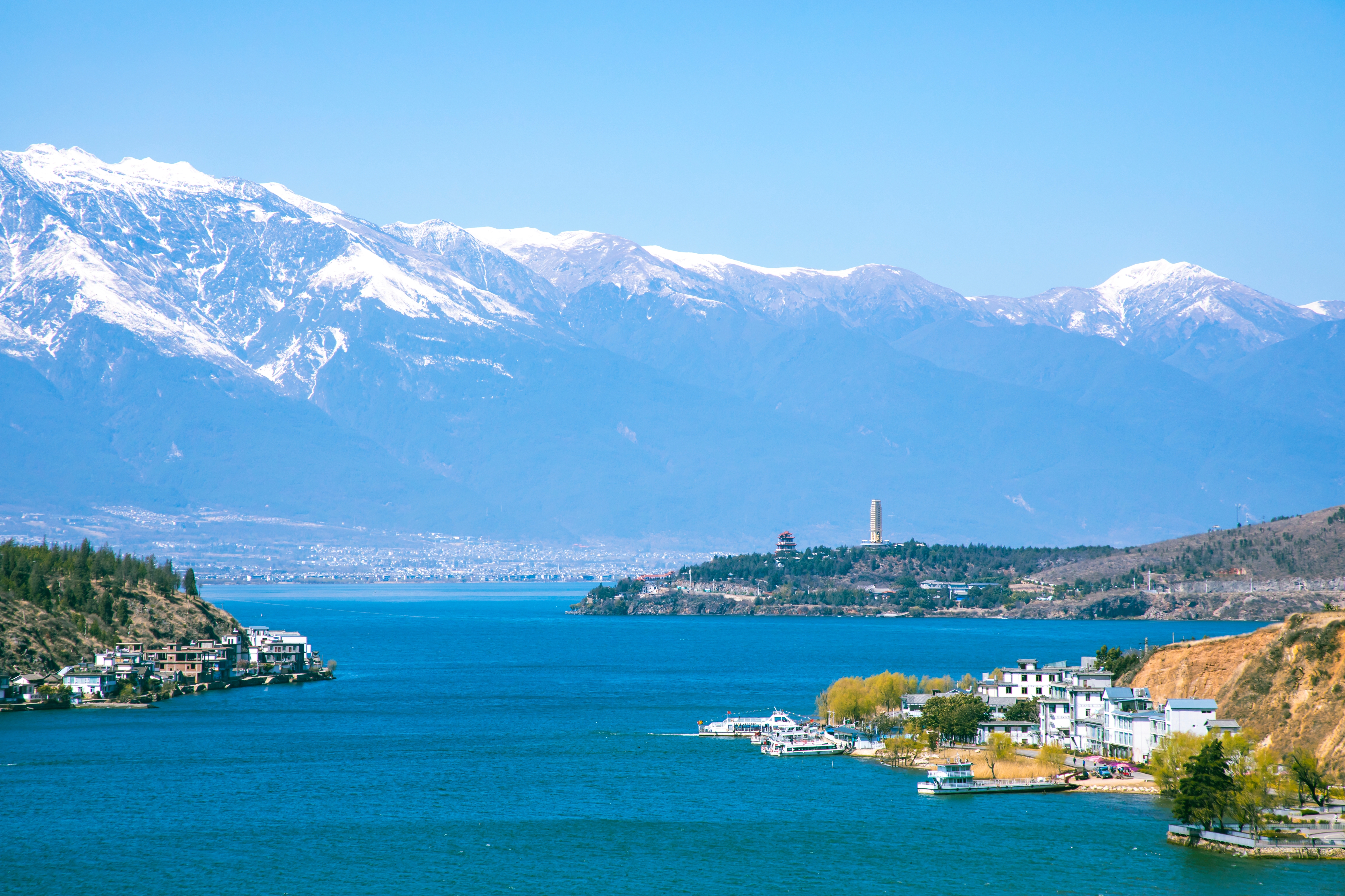 Cangshan Mountains overlooking Erhai Lake in Yunnan province. Photo: Shutterstock