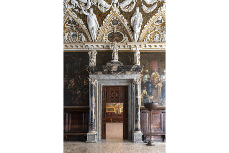 Sala delle Quattro Porte," Door to the Senate, after conservation. Photo: Matteo De Fina