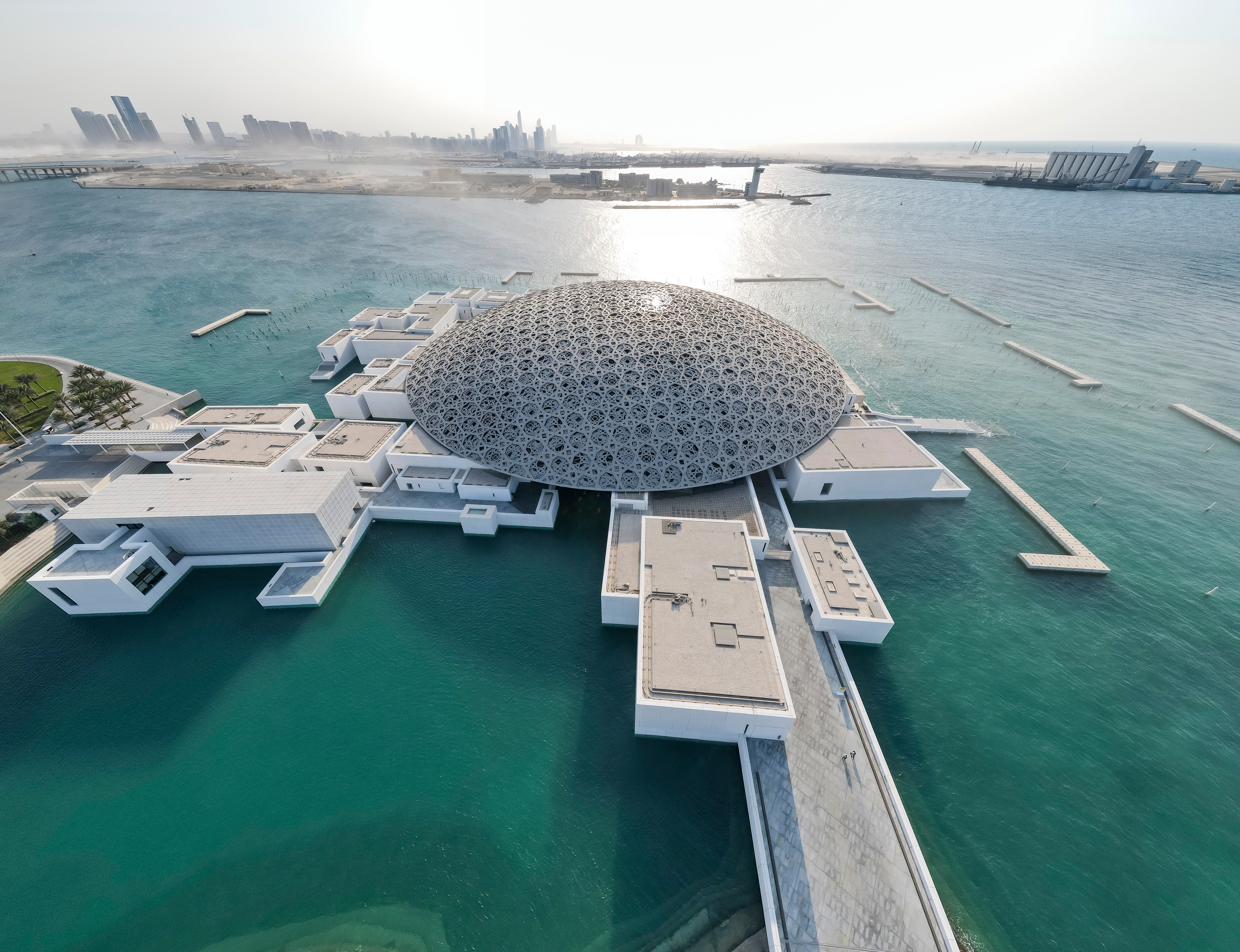 Louvre Abu Dhabi. Photo: Vinnikava Viktoryia / Shutterstock.com