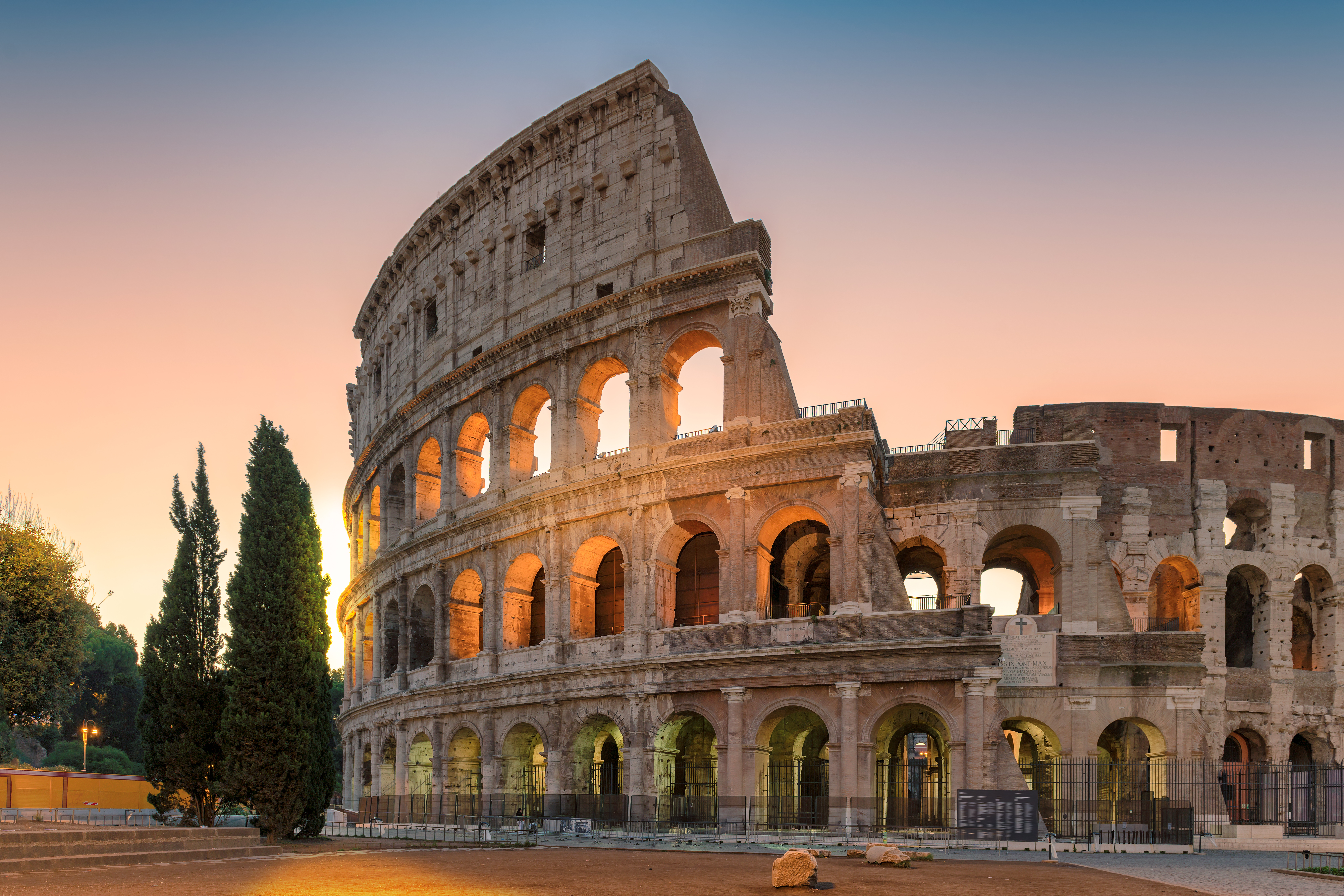 Book major tourist attractions well in advance. Photo: Shutterstock